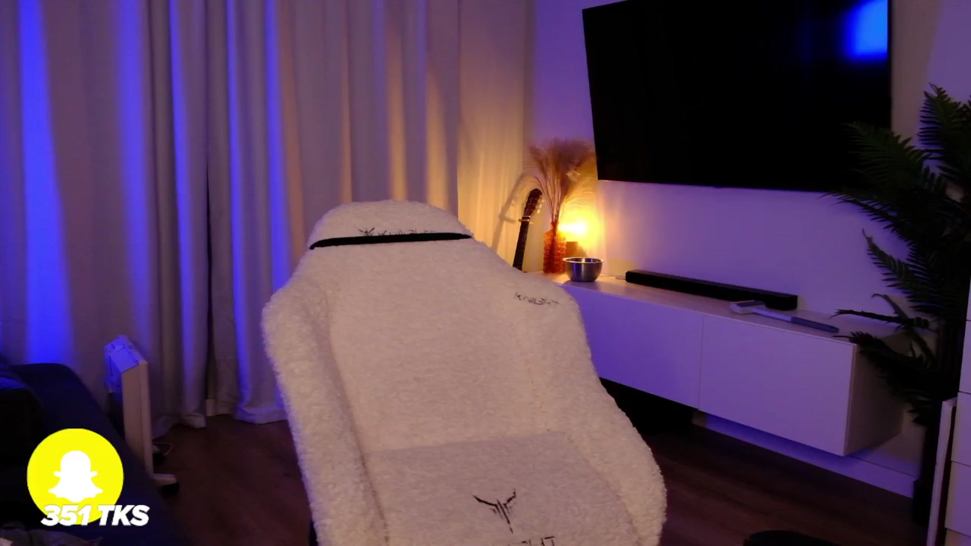 Gallery image thumbnail from SmthWrong's myfreecams stream on, 09/04/2025, 02:03 image 6 of 20