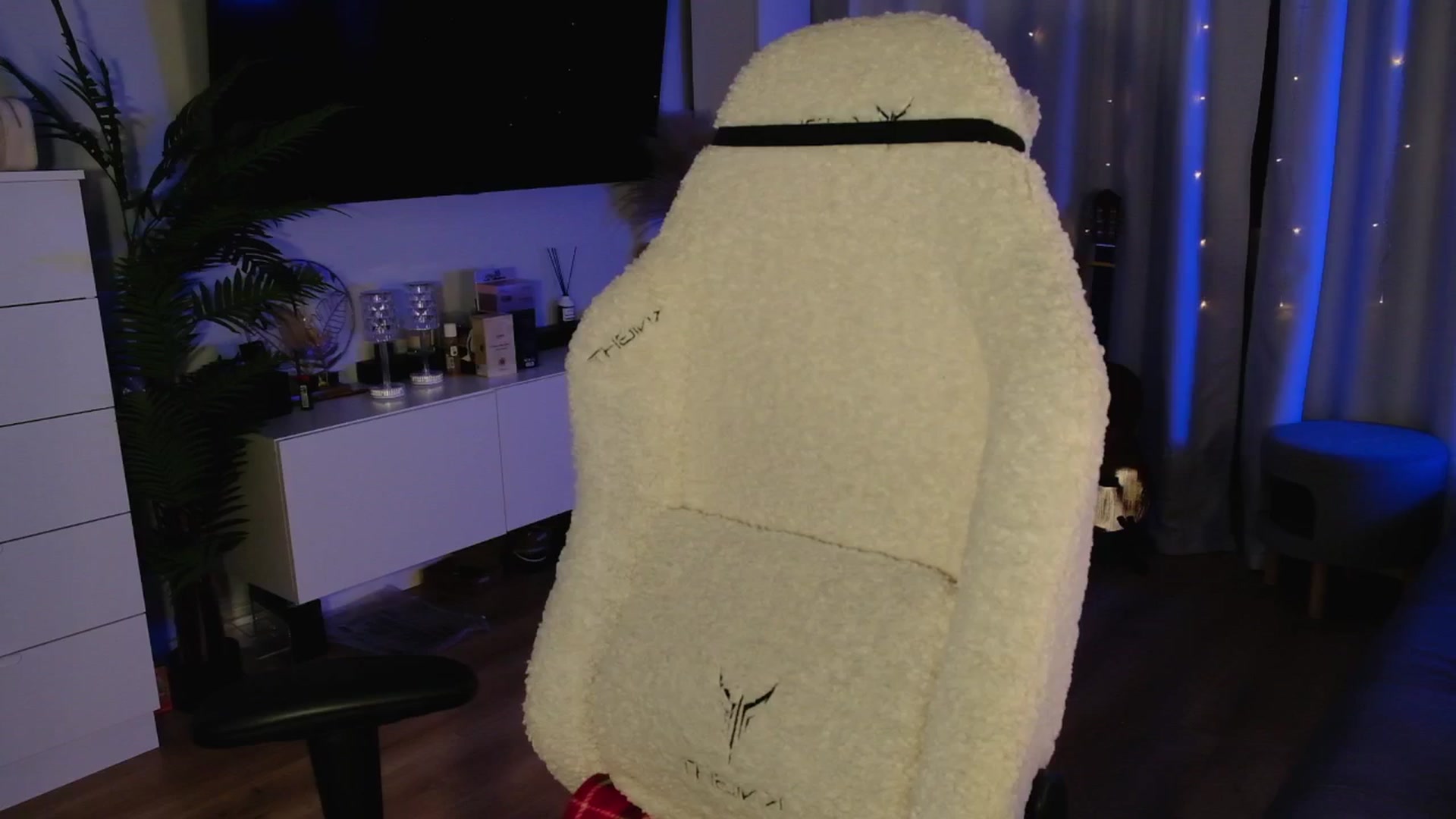 Gallery image thumbnail from SmthWrong's myfreecams stream on, 02/08/2026, 01:03 image 3 of 20