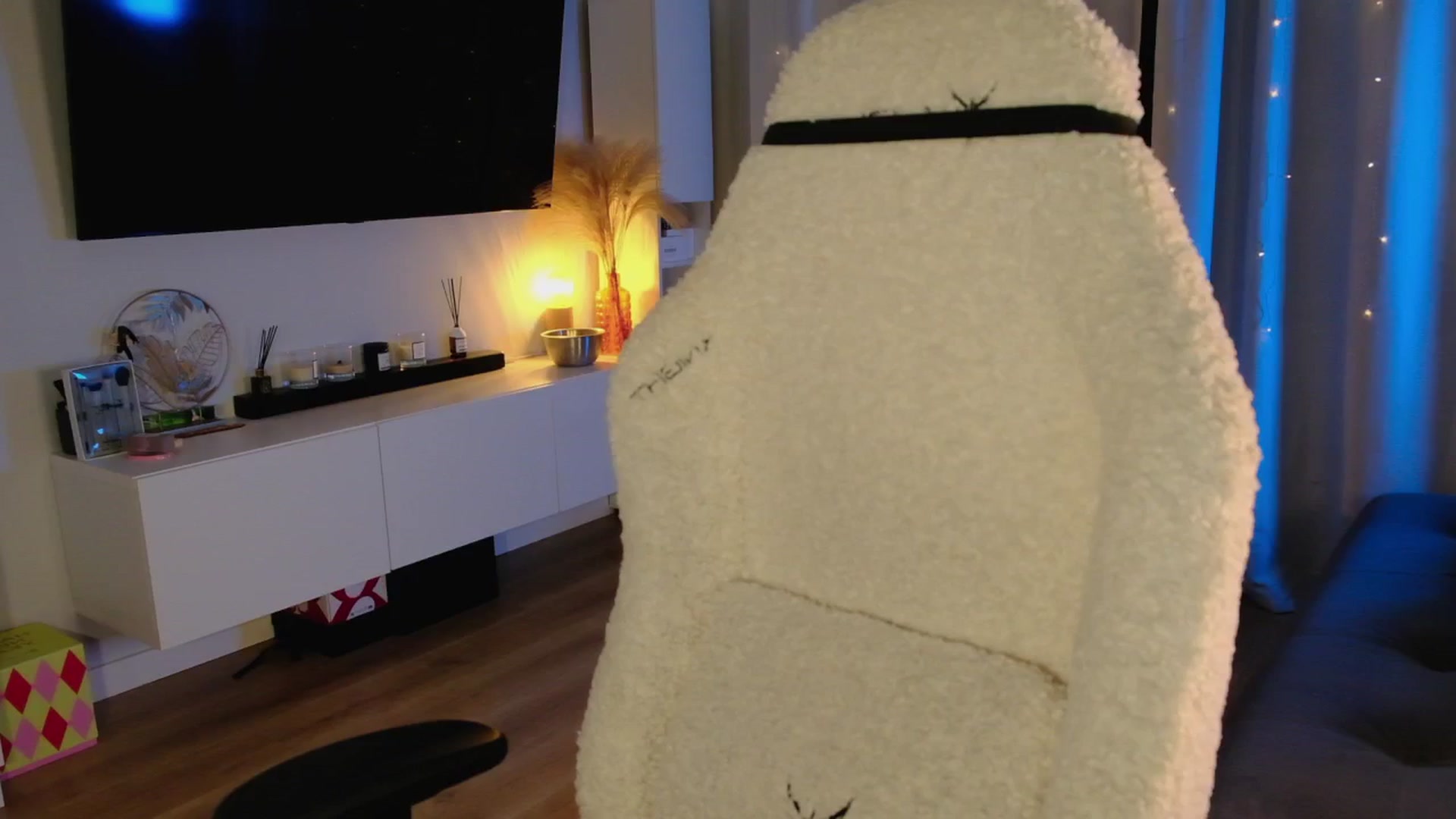 Gallery image thumbnail from SmthWrong's myfreecams stream on, 02/26/2026, 01:23 image 1 of 20
