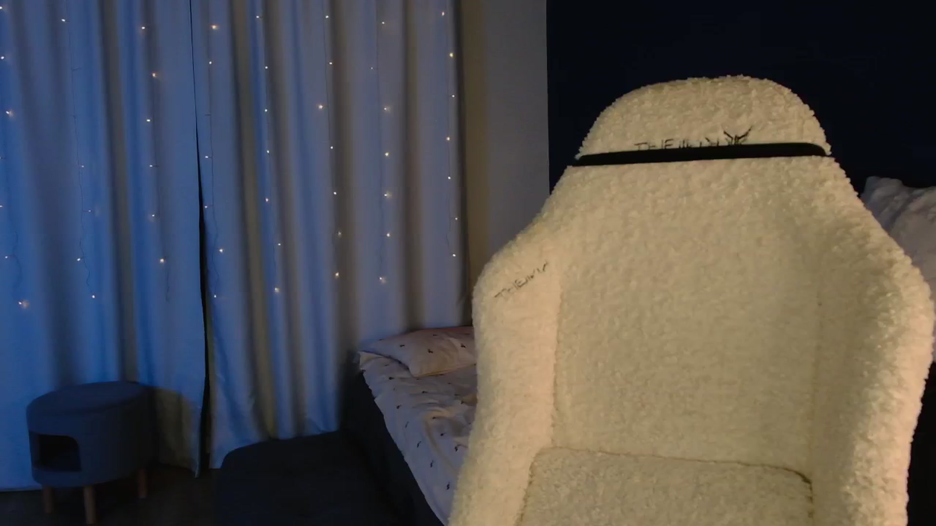 Gallery image thumbnail from SmthWrong's myfreecams stream on, 03/01/2026, 03:21 image 11 of 20