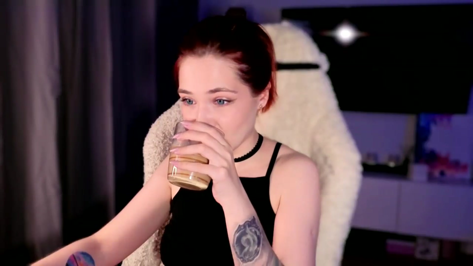 Gallery image thumbnail from SmthWrong's myfreecams stream on, 05/06/2026, 23:26 image 18 of 20