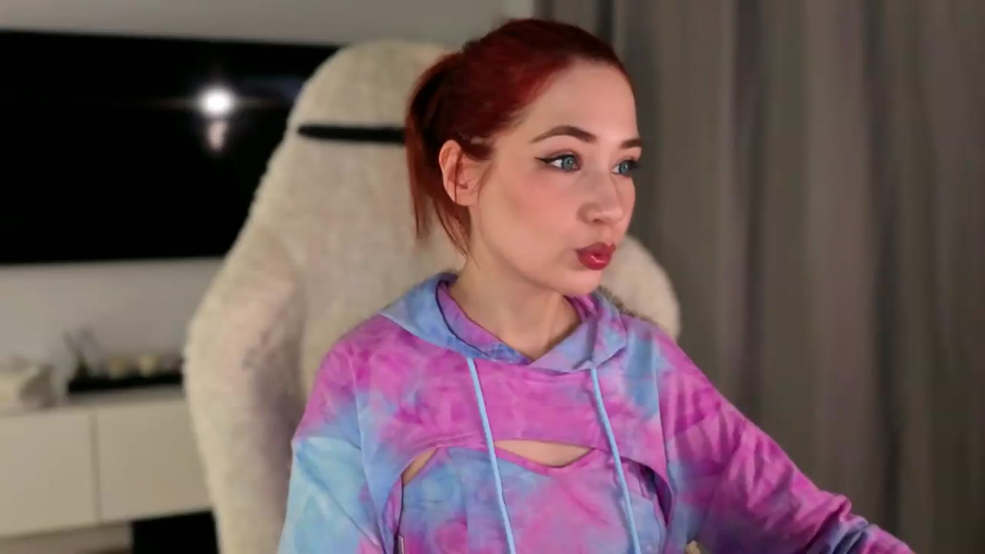 Gallery image thumbnail from SmthWrong's myfreecams stream on, 05/30/2026, 01:44 image 18 of 20