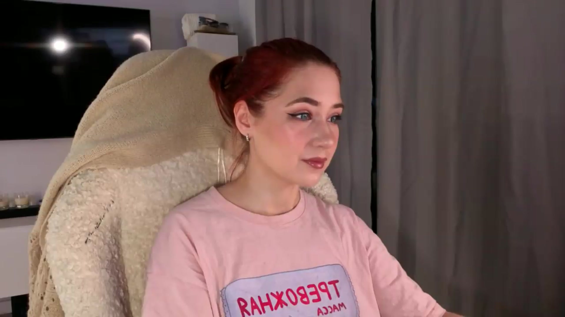 Gallery image thumbnail from SmthWrong's myfreecams stream on, 06/11/2026, 24:06 image 13 of 20