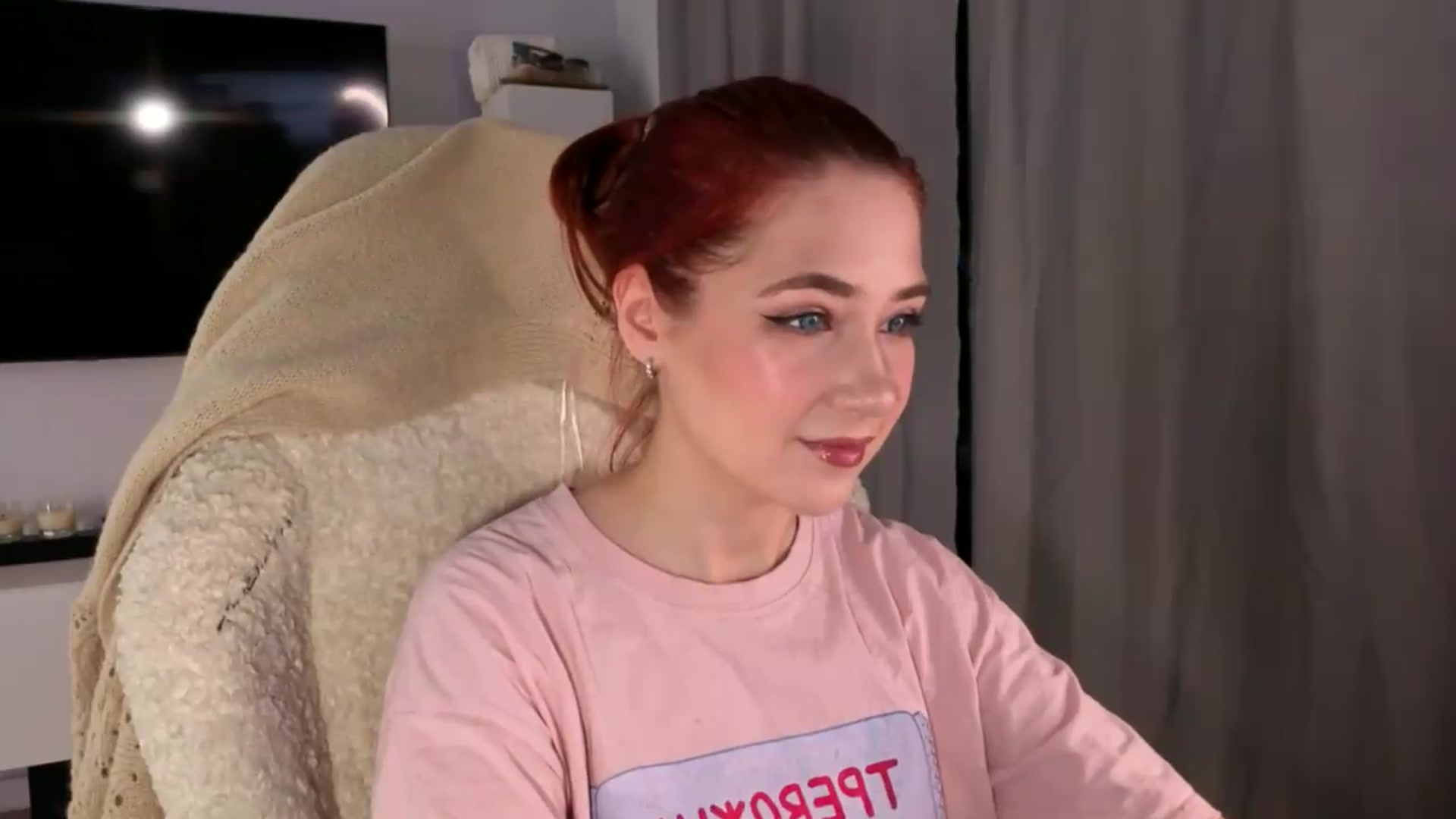 Gallery image thumbnail from SmthWrong's myfreecams stream on, 06/11/2026, 24:06 image 11 of 20