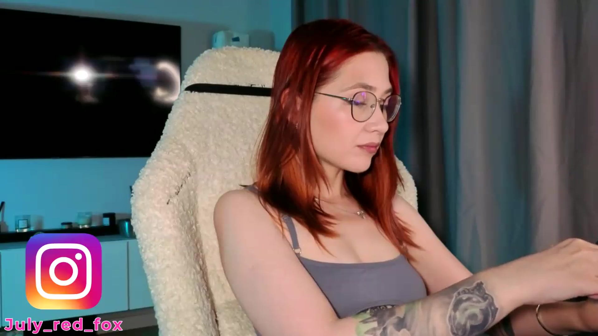 Gallery image thumbnail from SmthWrong's myfreecams stream on, 08/22/2026, 24:01 image 9 of 20