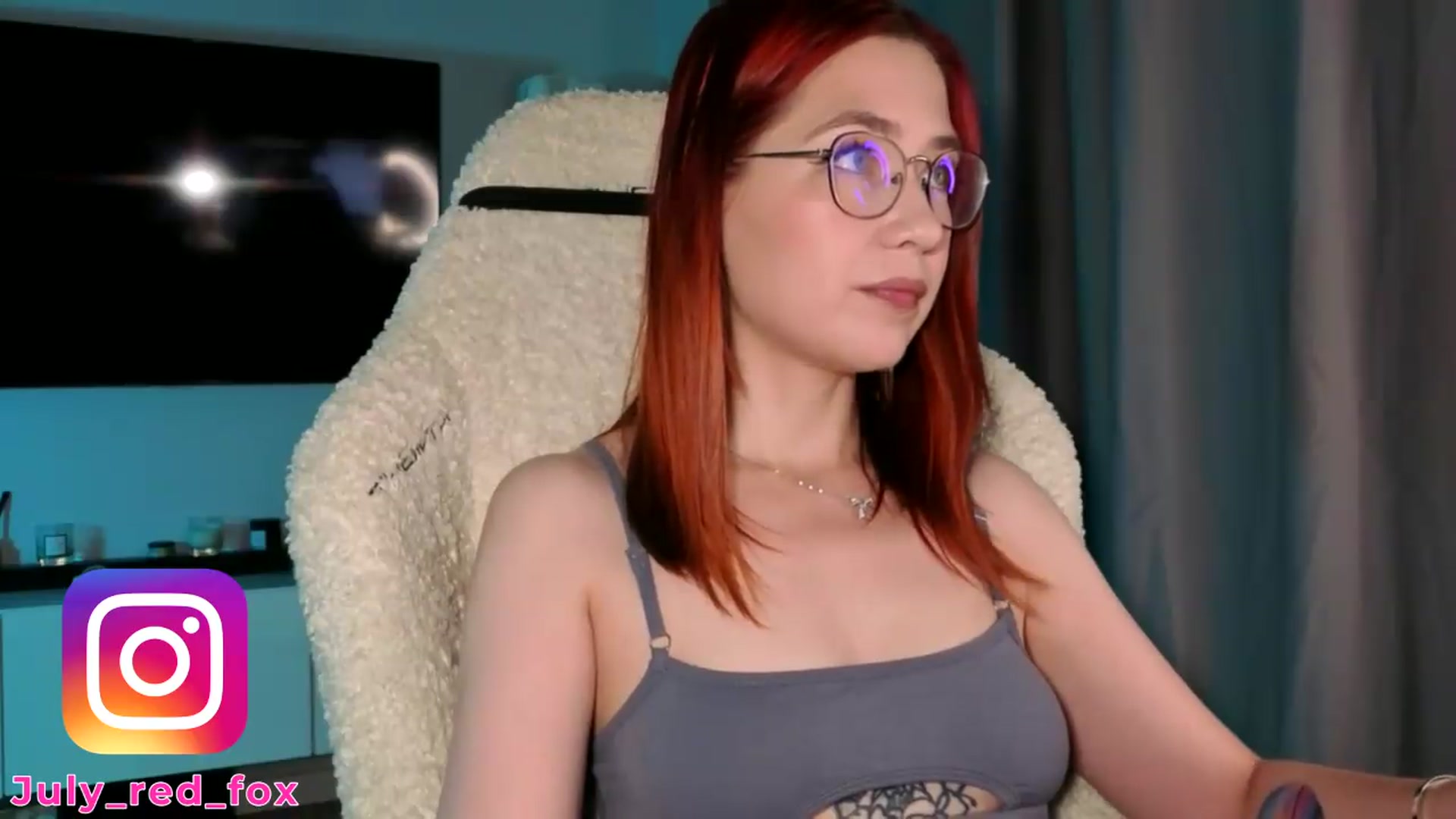 Gallery image thumbnail from SmthWrong's myfreecams stream on, 08/22/2026, 24:01 image 13 of 20