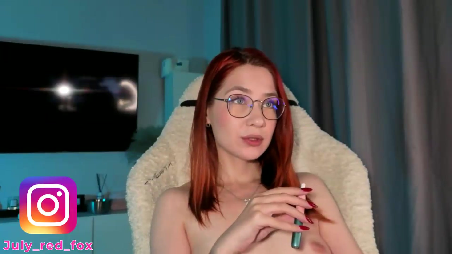 Gallery image thumbnail from SmthWrong's myfreecams stream on, 08/22/2026, 24:33 image 12 of 20