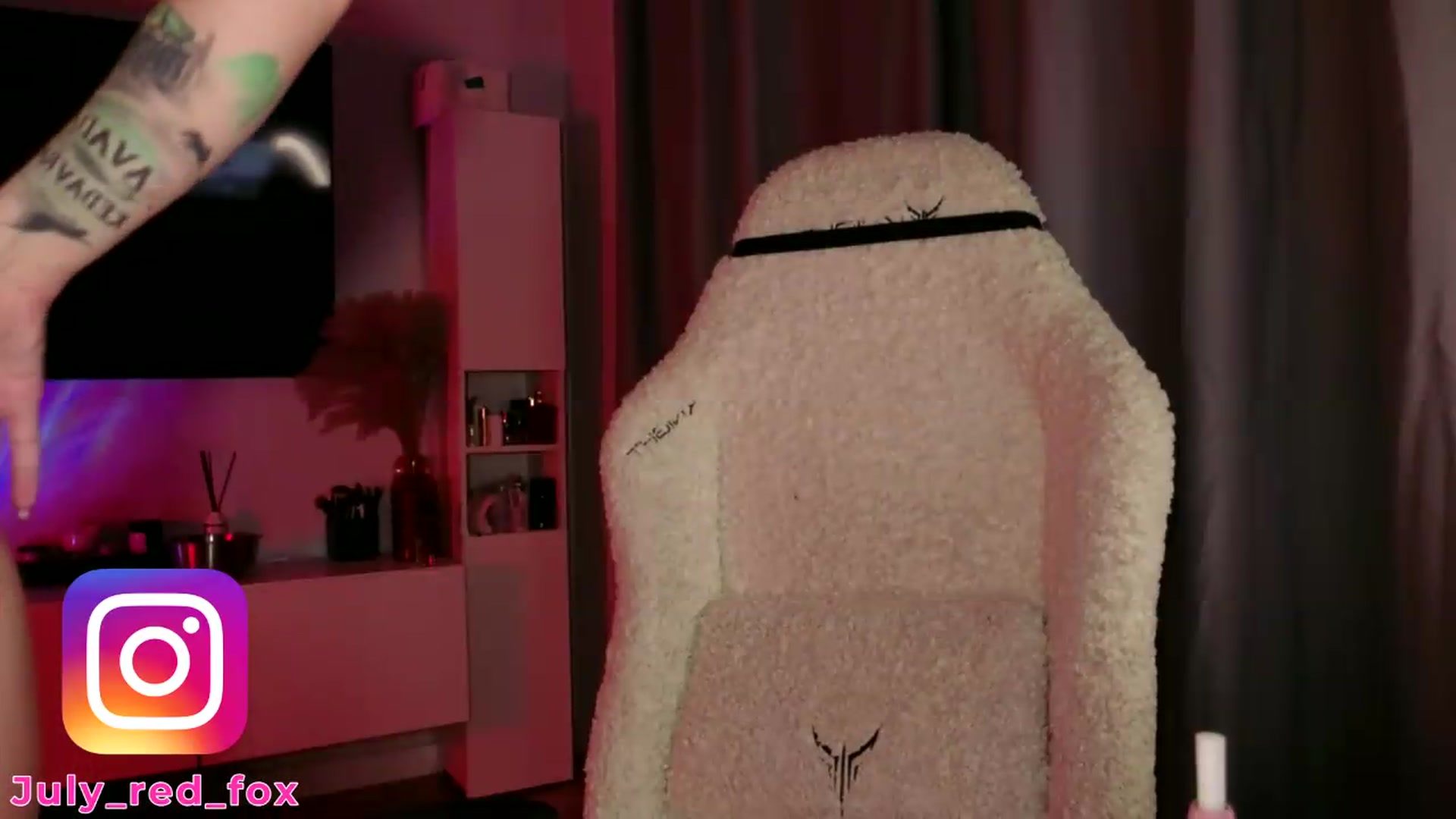 Gallery image thumbnail from SmthWrong's myfreecams stream on, 08/22/2026, 23:01 image 10 of 20