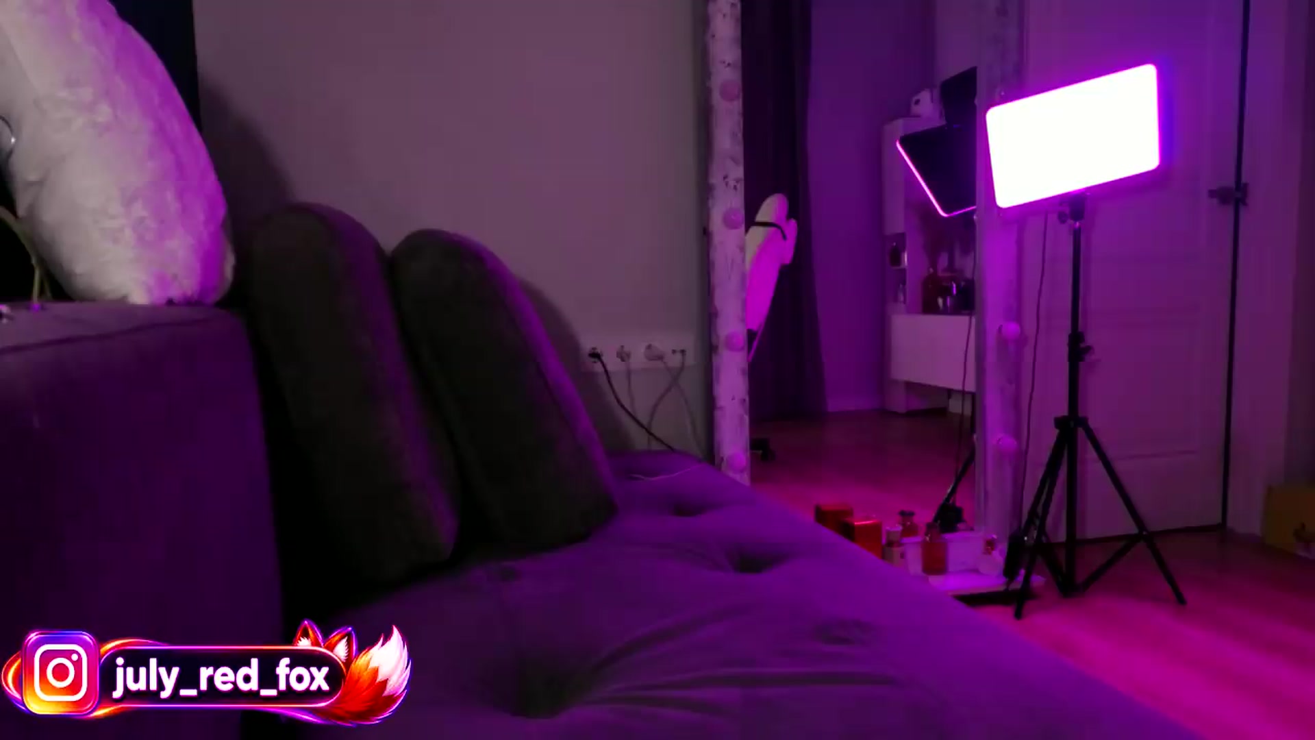 Gallery image thumbnail from SmthWrong's myfreecams stream on, 08/28/2026, 01:08 image 7 of 20