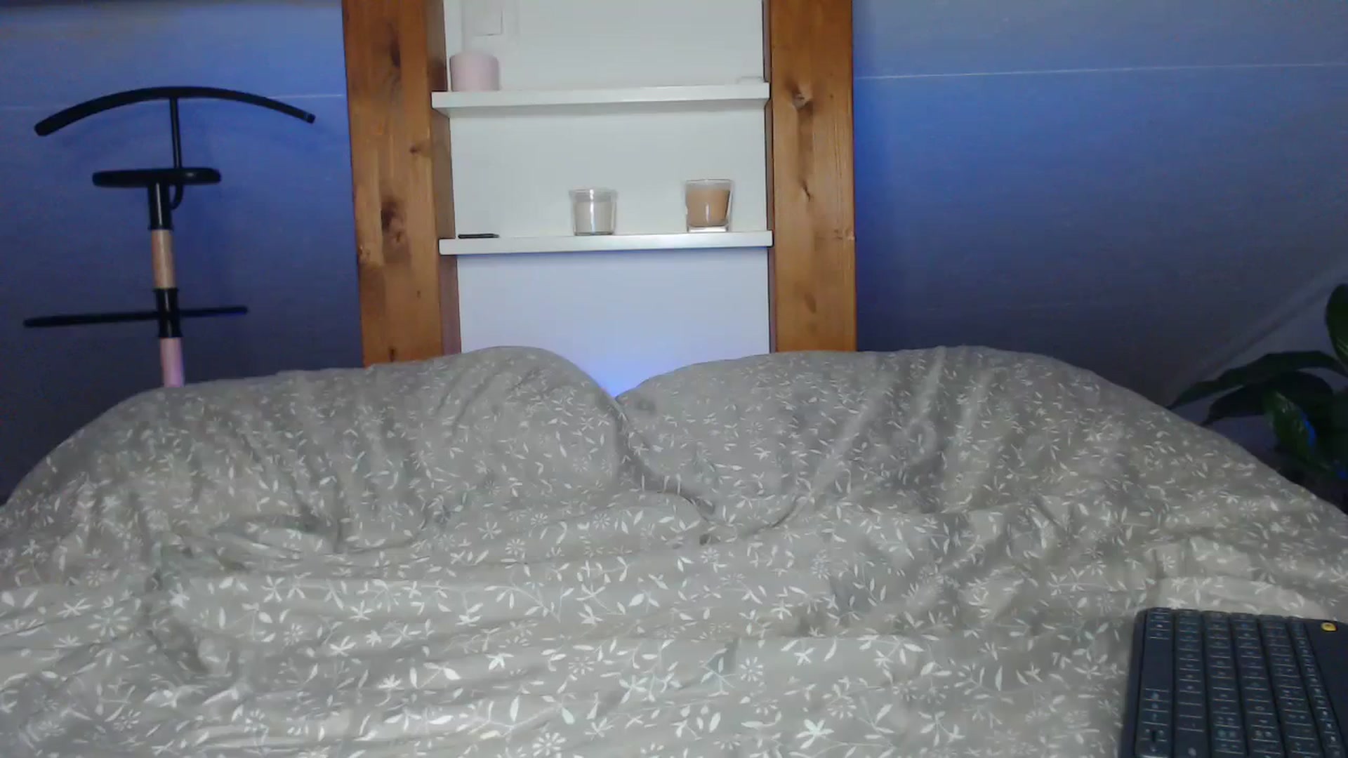 Gallery image thumbnail from Snake_lady's myfreecams stream on, 10/26/2023, 17:37 image 6 of 20