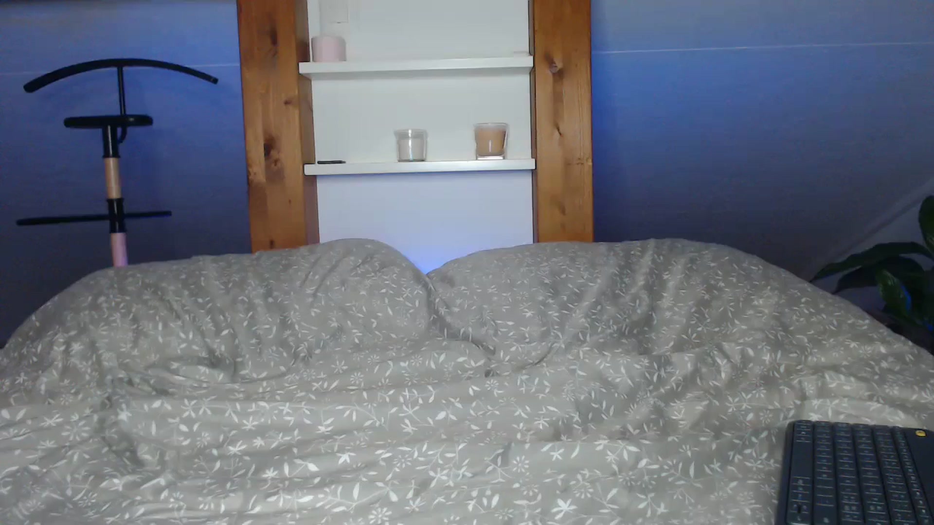 Gallery image thumbnail from Snake_lady's myfreecams stream on, 10/26/2023, 17:37 image 5 of 20