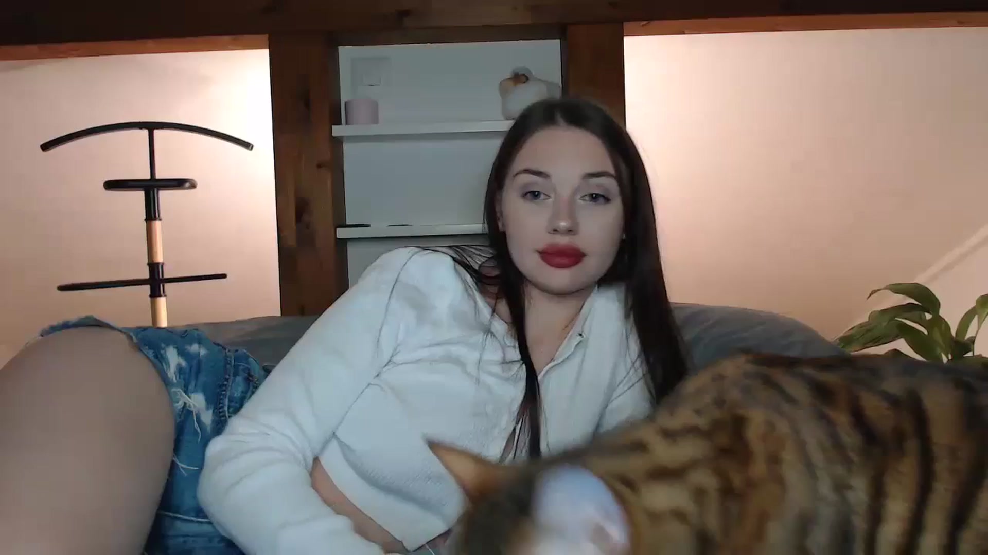Gallery image thumbnail from Snake_lady's myfreecams stream on, 12/03/2023, 17:36 image 6 of 20