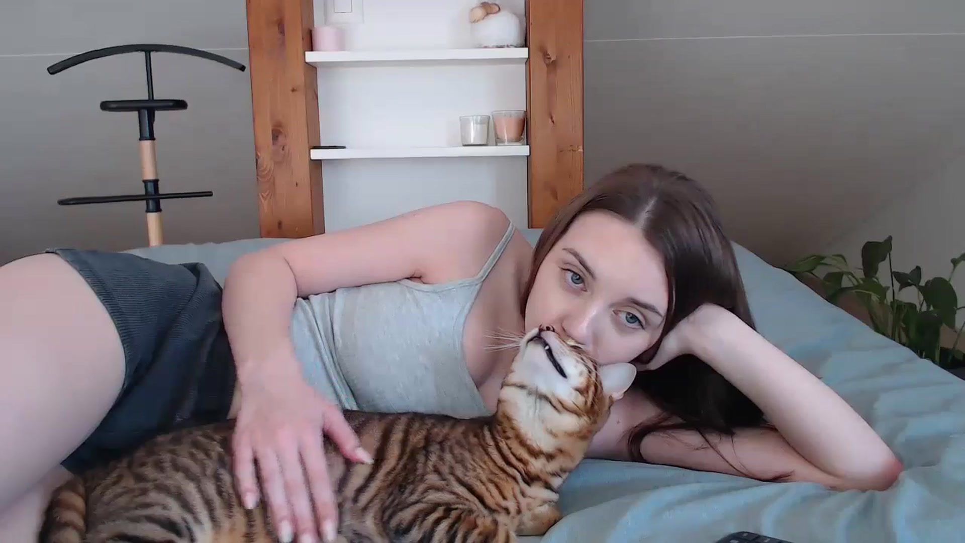Gallery image thumbnail from Snake_lady's myfreecams stream on, 04/29/2024, 17:22 image 19 of 20