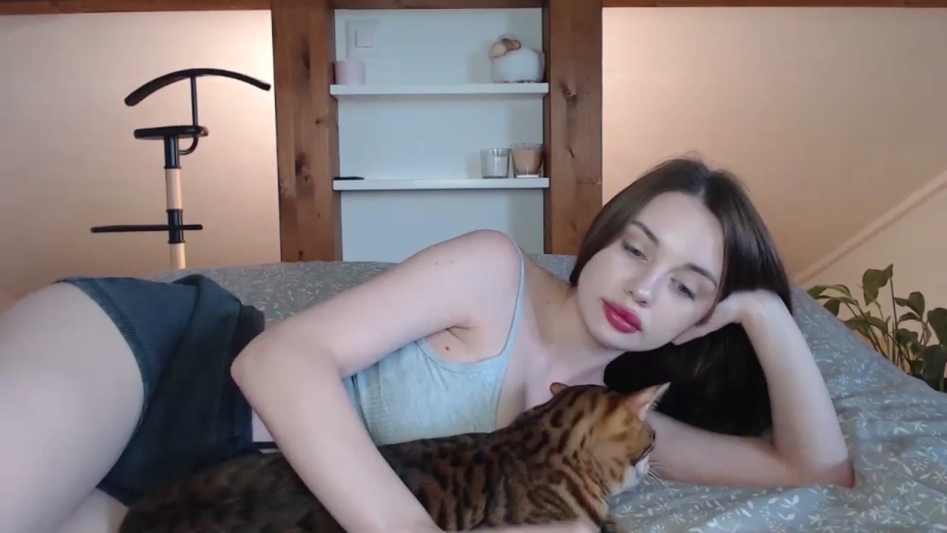 Gallery image thumbnail from Snake_lady's myfreecams stream on, 05/03/2024, 16:30 image 3 of 20