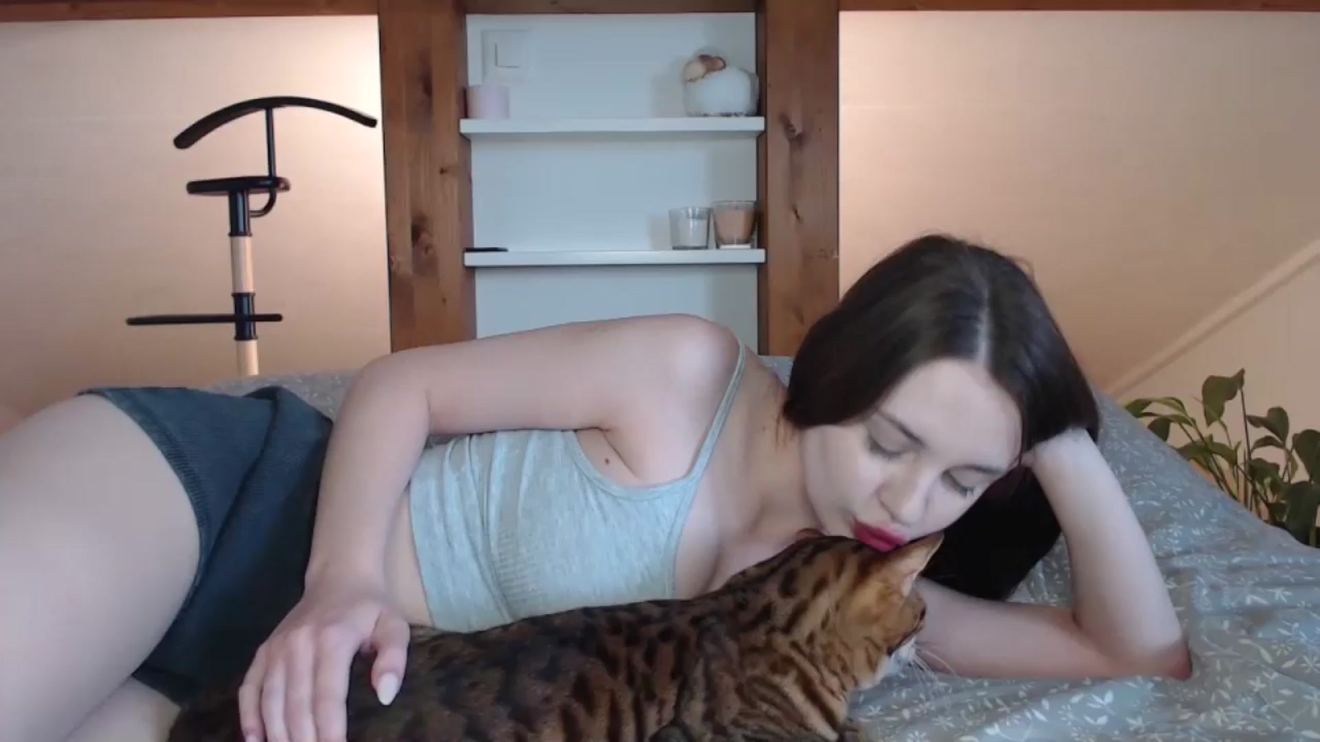 Gallery image thumbnail from Snake_lady's myfreecams stream on, 05/03/2024, 16:30 image 2 of 20