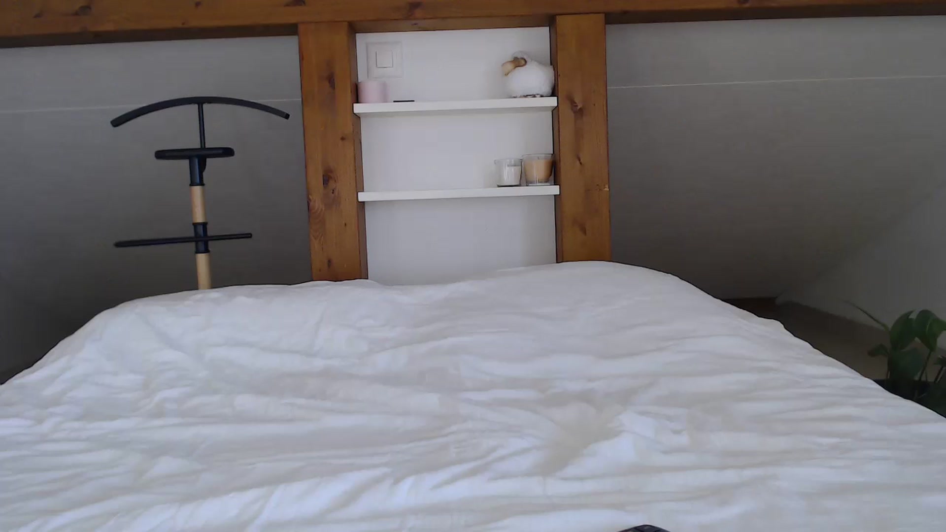 Gallery image thumbnail from Snake_lady's myfreecams stream on, 08/27/2024, 18:04 image 9 of 20