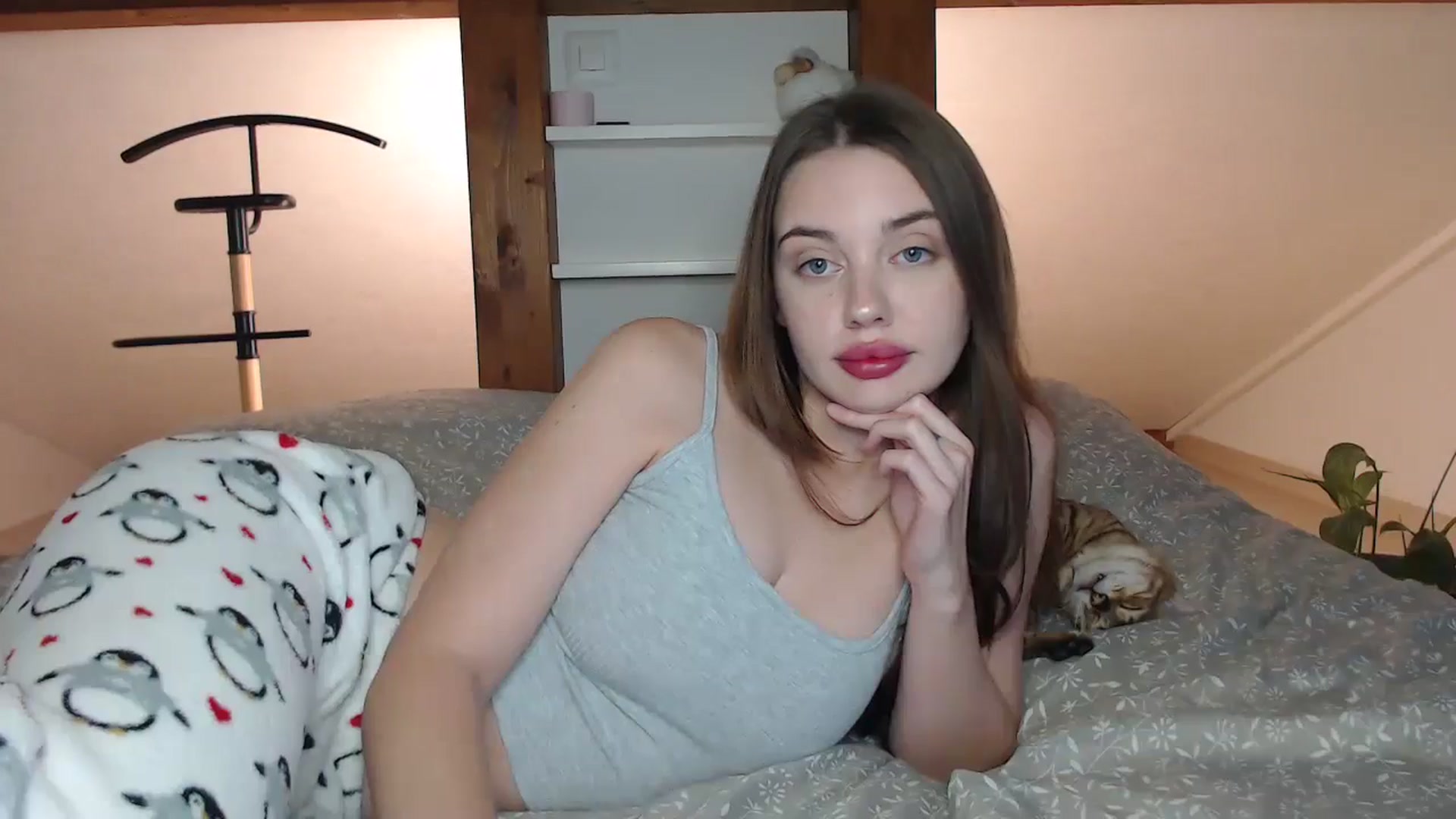 Gallery image thumbnail from Snake_lady's myfreecams stream on, 11/07/2024, 16:14 image 5 of 20