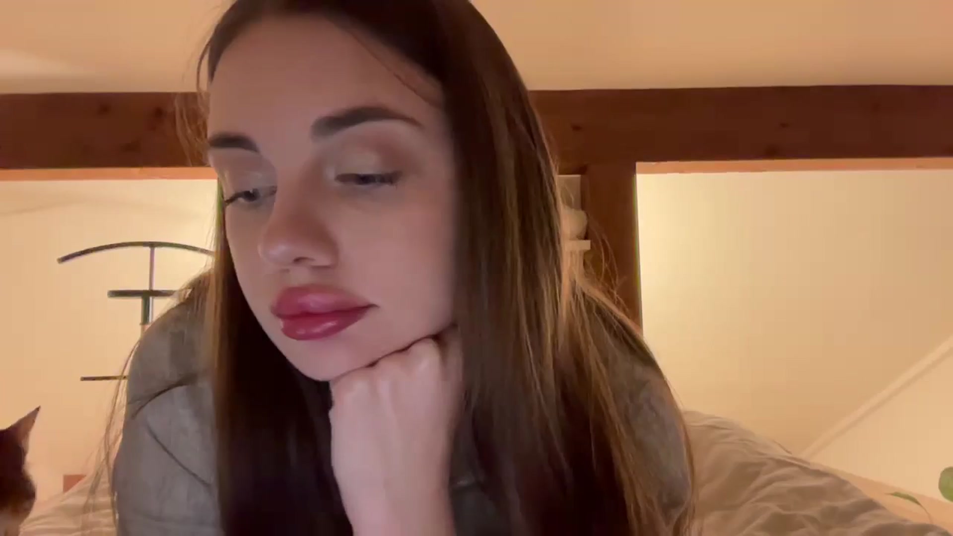Gallery image thumbnail from Snake_lady's myfreecams stream on, 02/08/2025, 19:18 image 14 of 20