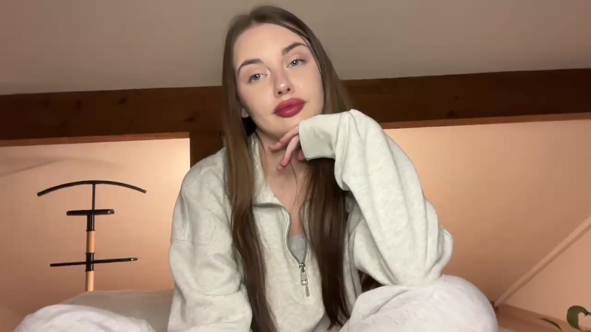 Gallery image thumbnail from Snake_lady's myfreecams stream on, 03/02/2025, 19:13 image 15 of 20