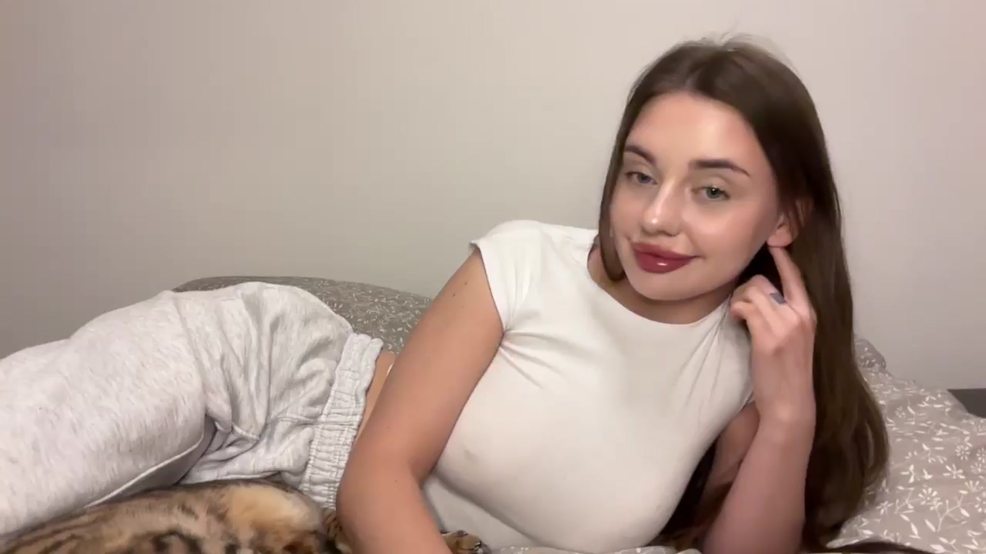 Gallery image thumbnail from Snake_lady's myfreecams stream on, 11/18/2025, 17:59 image 8 of 20