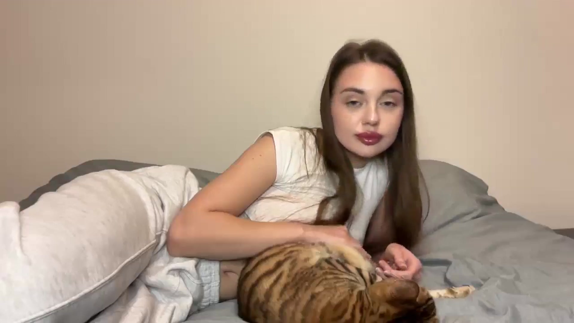 Gallery image thumbnail from Snake_lady's myfreecams stream on, 11/25/2025, 17:08 image 16 of 20