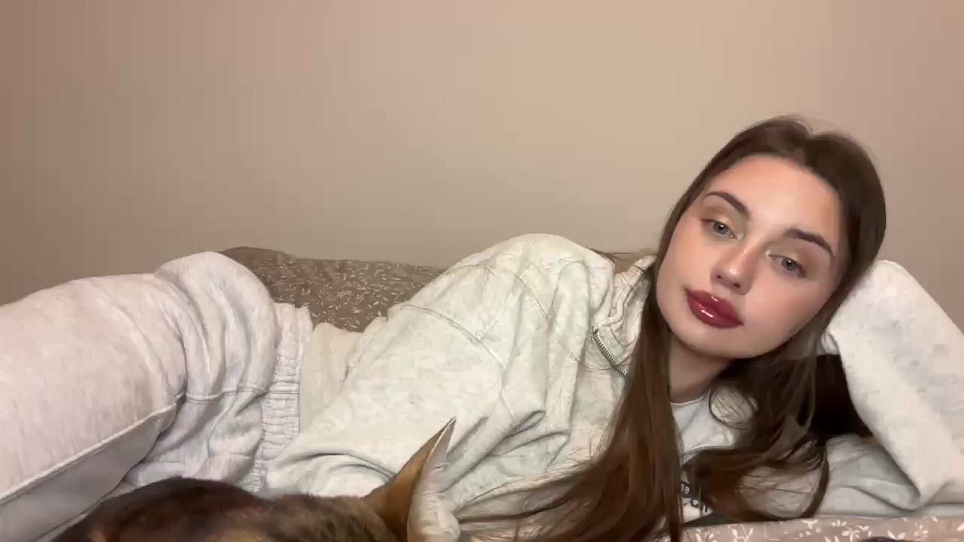Gallery image thumbnail from Snake_lady's myfreecams stream on, 12/21/2025, 17:50 image 7 of 20