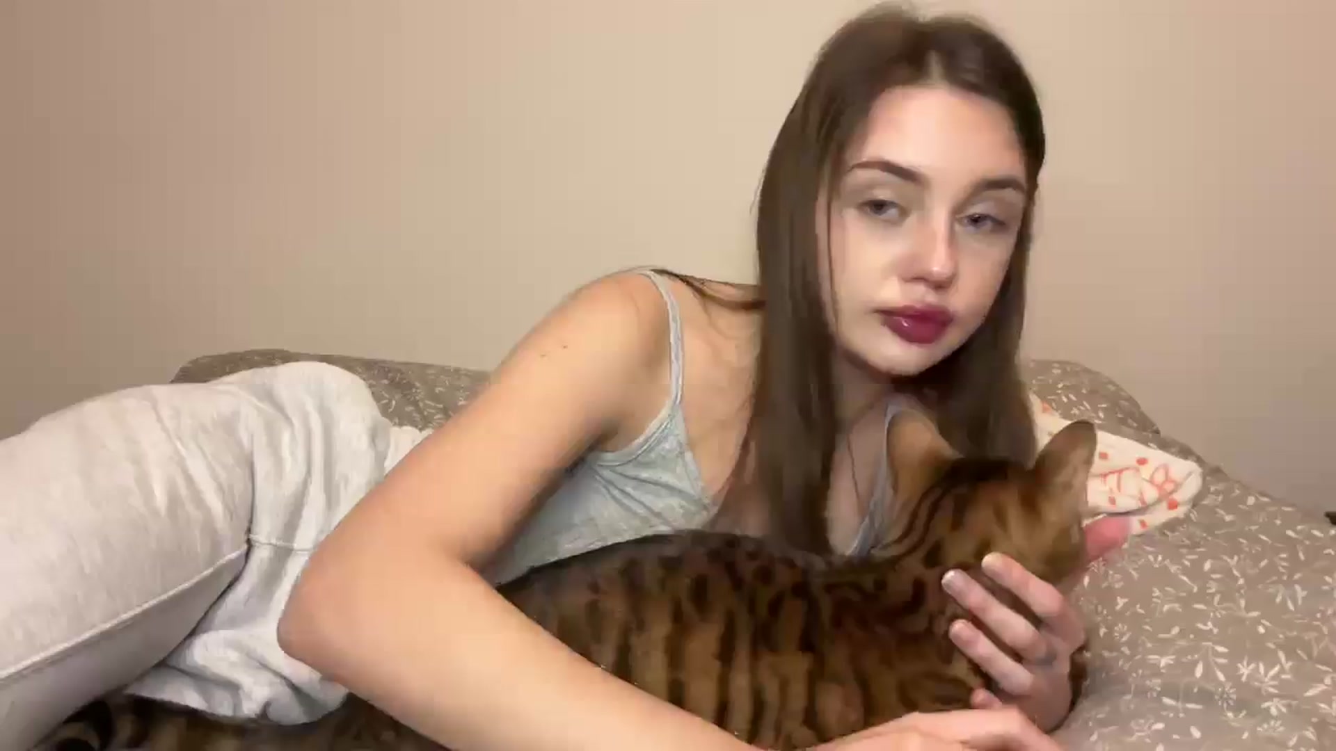 Gallery image thumbnail from Snake_lady's myfreecams stream on, 12/24/2025, 18:29 image 20 of 20