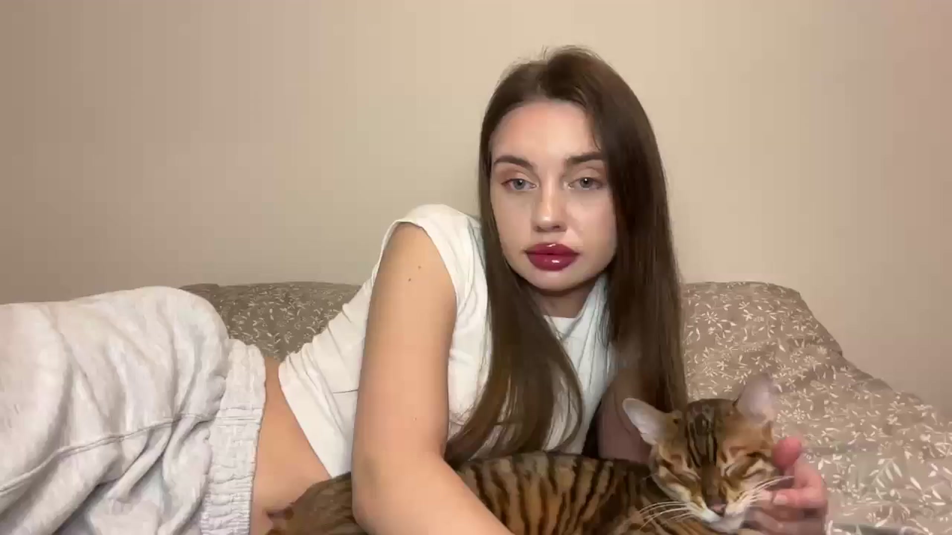 Gallery image thumbnail from Snake_lady's myfreecams stream on, 12/29/2025, 19:21 image 8 of 20