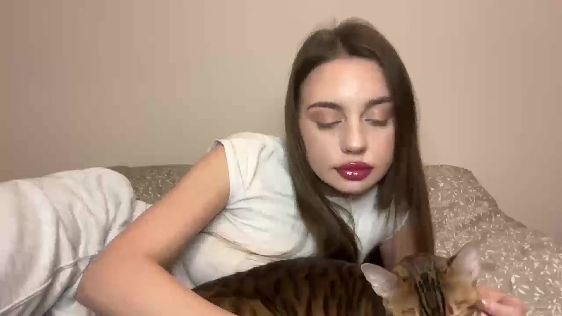 Gallery image thumbnail from Snake_lady's myfreecams stream on, 12/29/2025, 19:21 image 3 of 20