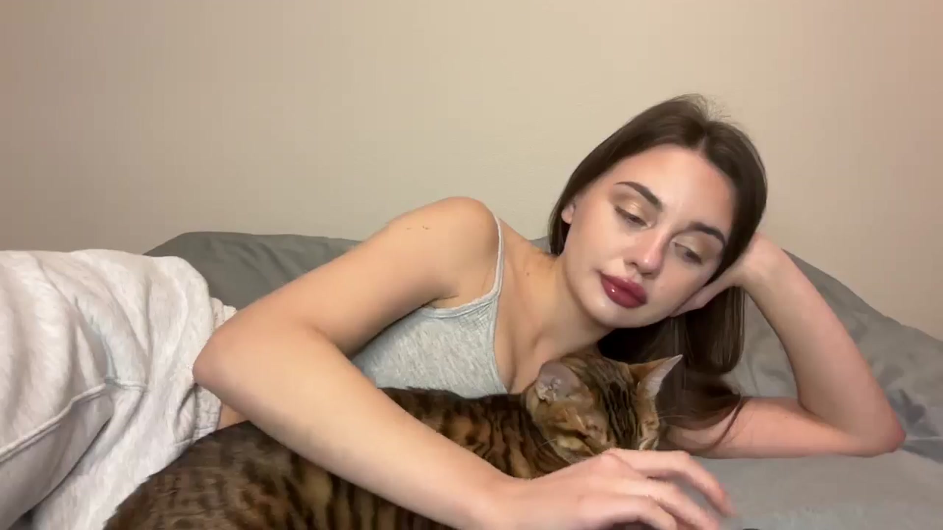 Gallery image thumbnail from Snake_lady's myfreecams stream on, 01/03/2026, 17:45 image 4 of 20