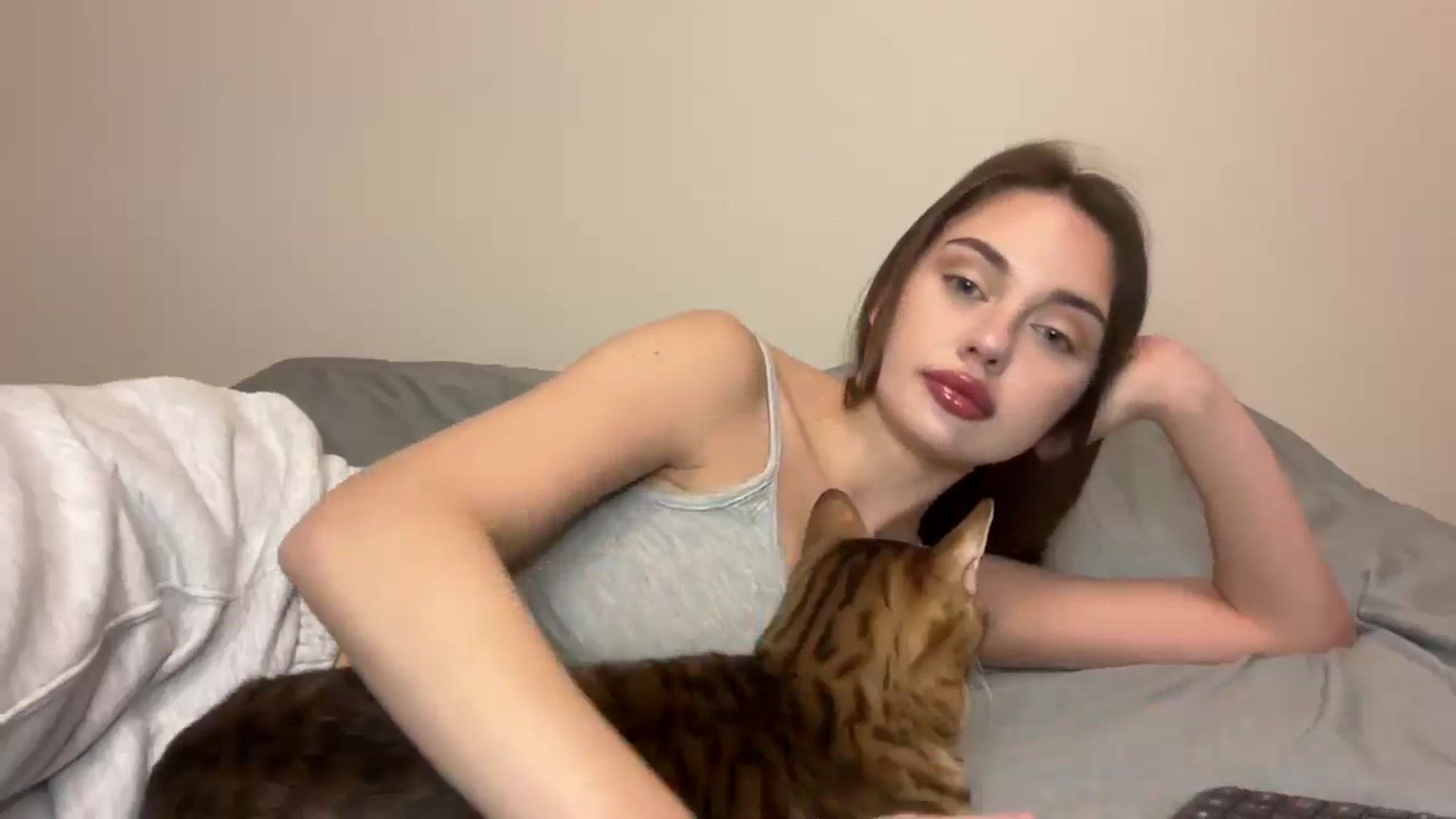 Gallery image thumbnail from Snake_lady's myfreecams stream on, 01/03/2026, 17:45 image 7 of 20