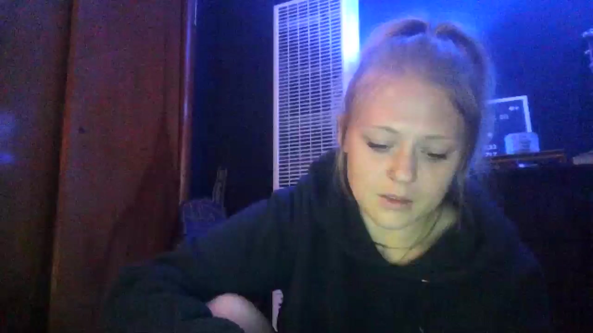Gallery image thumbnail from SneakyAlice's myfreecams stream on, 10/29/2024, 20:51 image 19 of 20