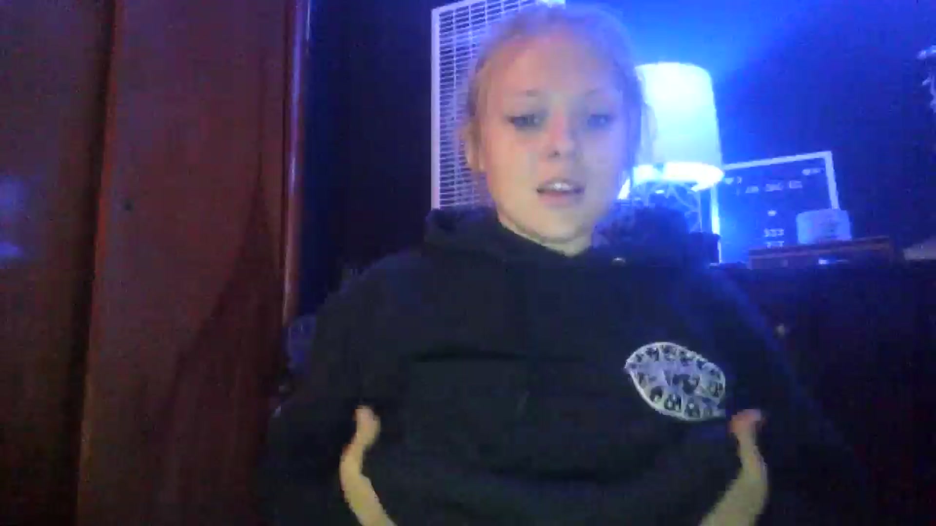 Gallery image thumbnail from SneakyAlice's myfreecams stream on, 10/29/2024, 20:51 image 20 of 20