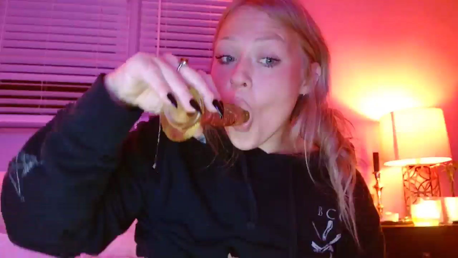 Gallery image thumbnail from SneakyAlice's myfreecams stream on, 07/08/2025, 05:36 image 9 of 20