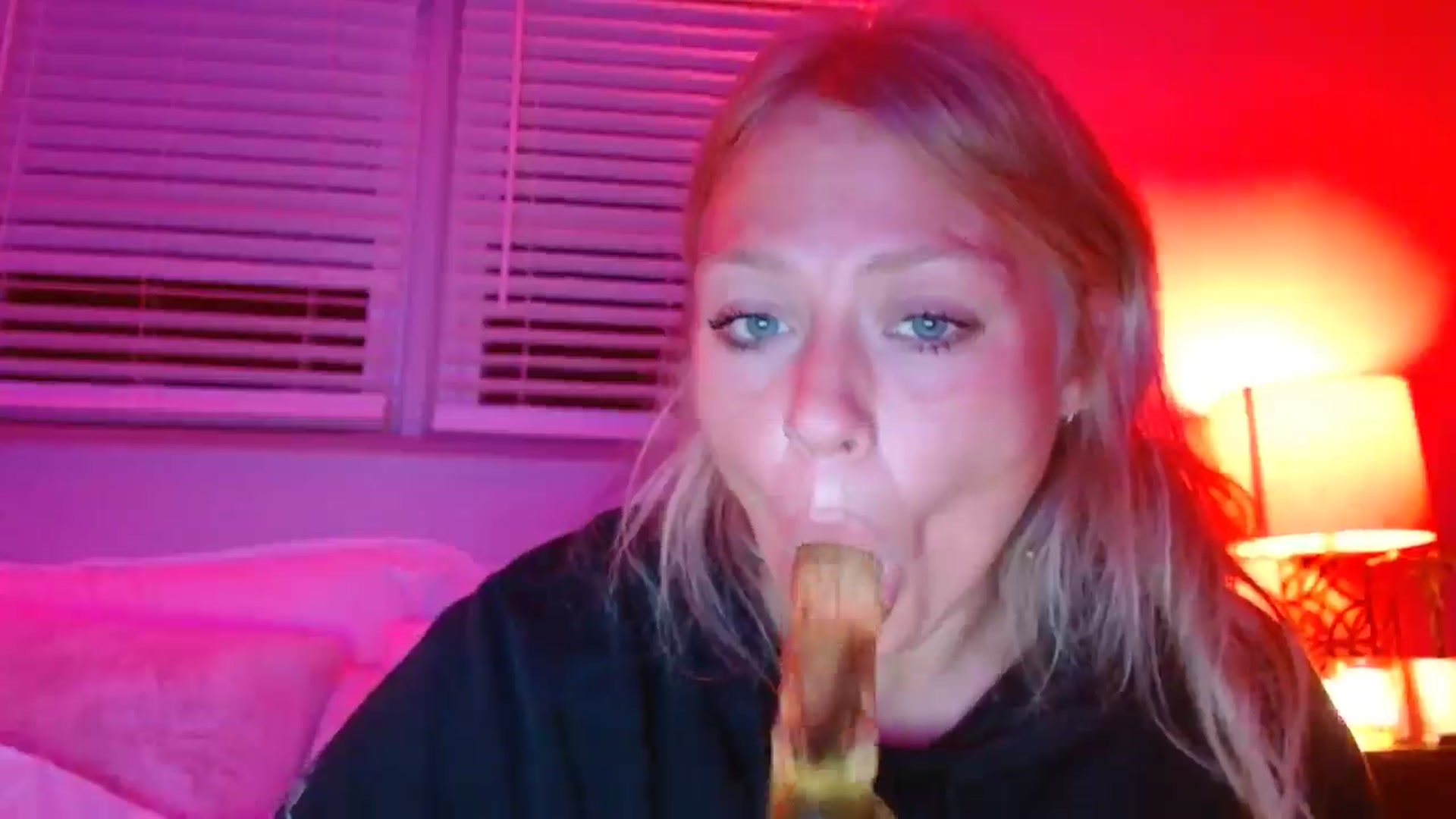 Gallery image thumbnail from SneakyAlice's myfreecams stream on, 07/08/2025, 05:36 image 12 of 20