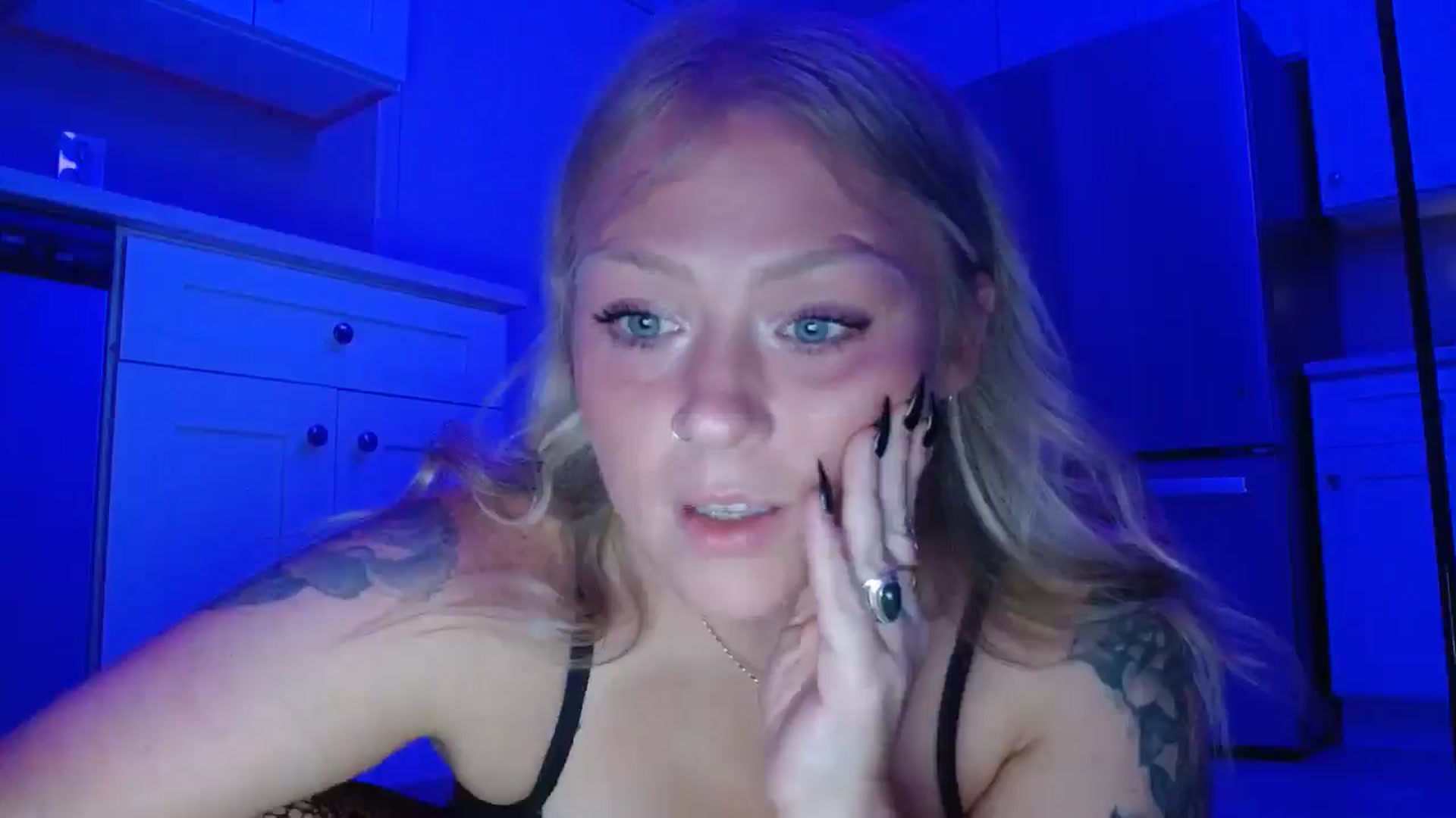 Gallery image thumbnail from SneakyAlice's myfreecams stream on, 07/22/2025, 03:57 image 6 of 20