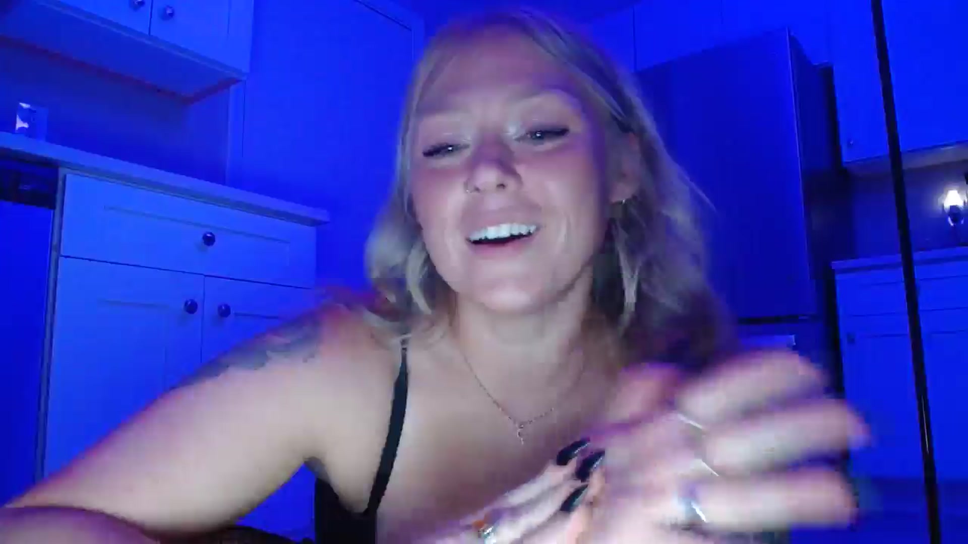 Gallery image thumbnail from SneakyAlice's myfreecams stream on, 07/22/2025, 03:57 image 19 of 20