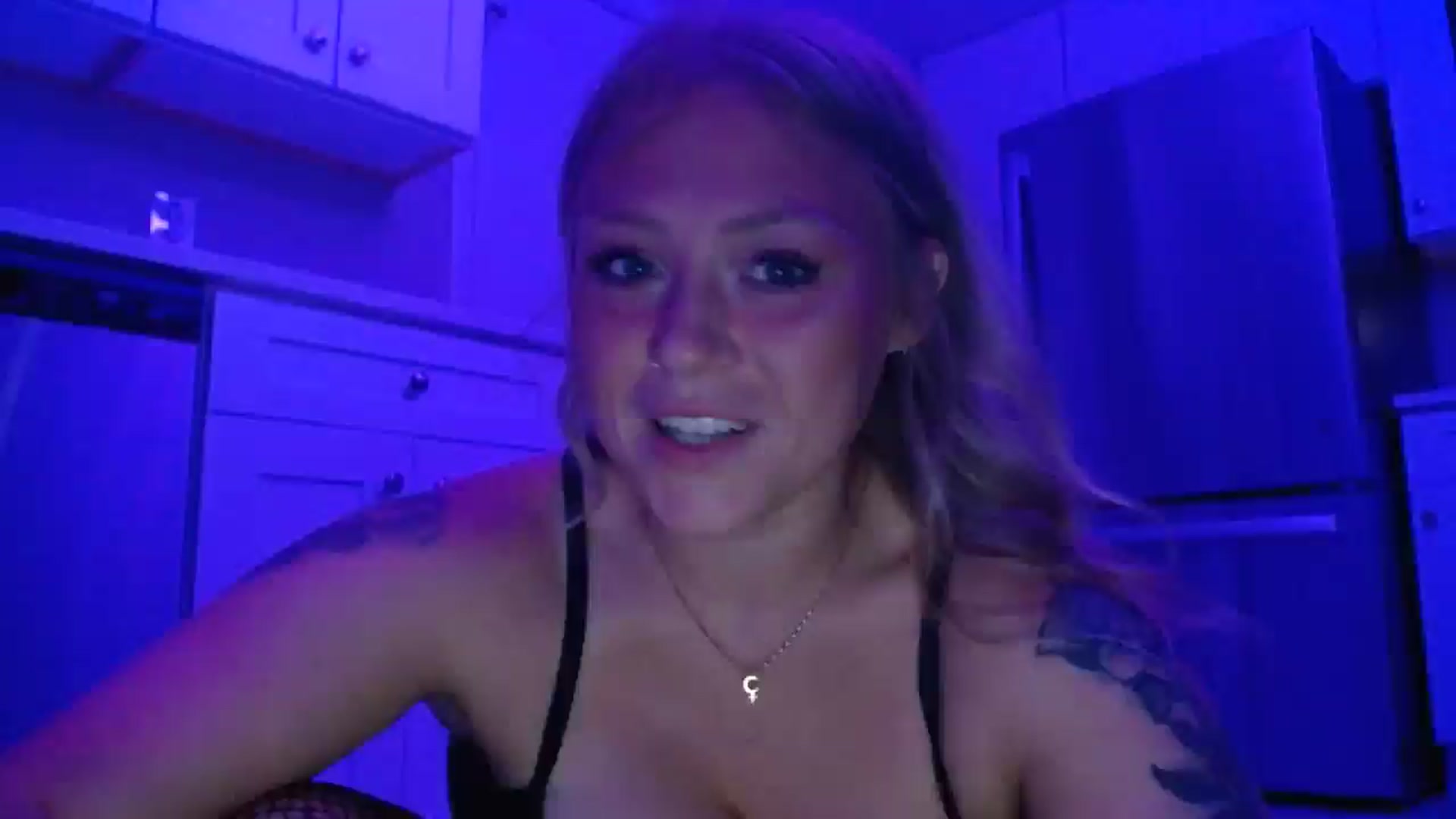 Gallery image thumbnail from SneakyAlice's myfreecams stream on, 07/22/2025, 03:57 image 2 of 20