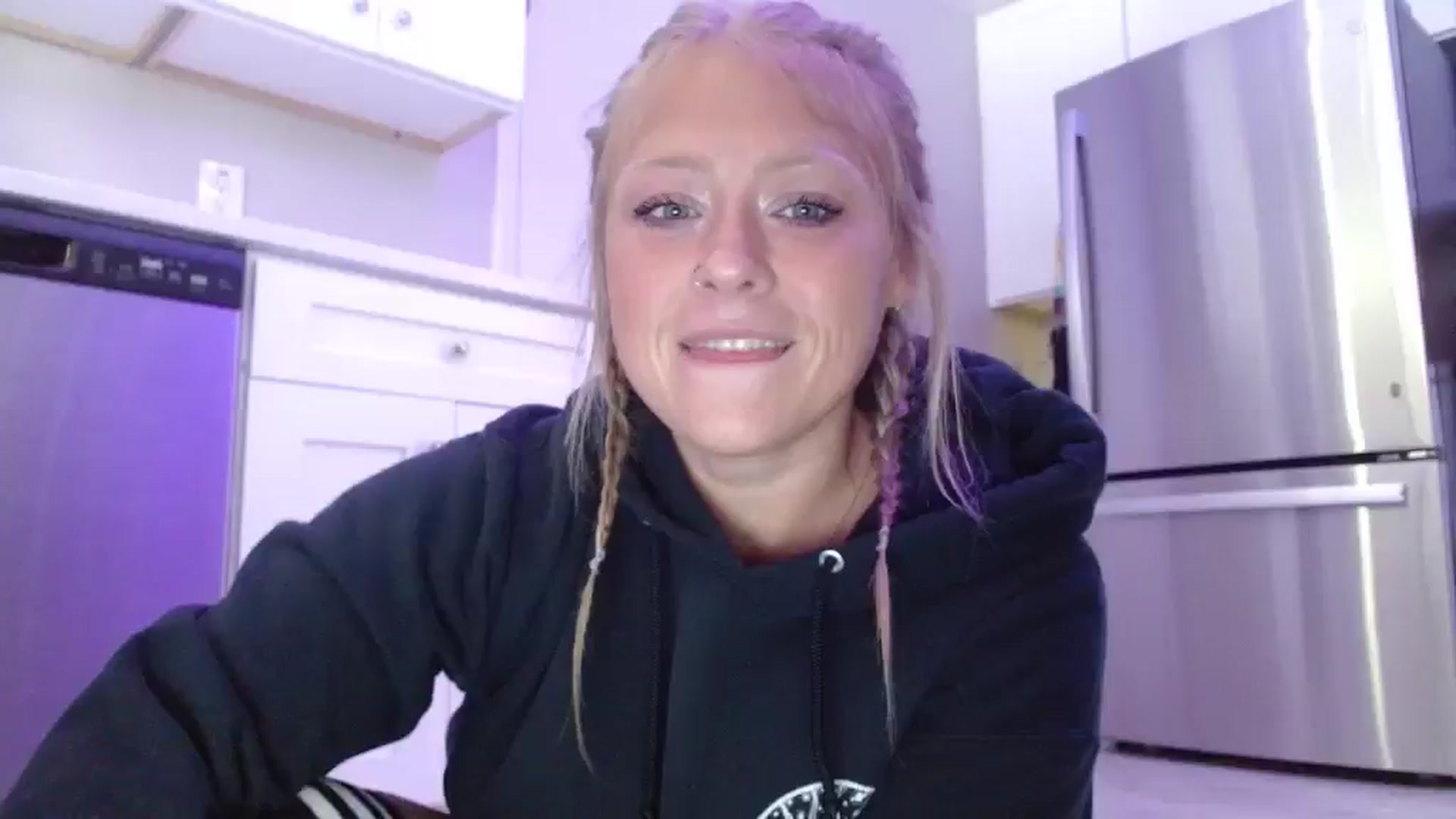 Gallery image thumbnail from SneakyAlice's myfreecams stream on, 07/23/2025, 19:16 image 6 of 20