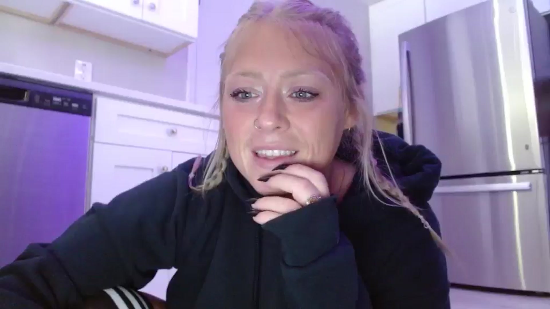 Gallery image thumbnail from SneakyAlice's myfreecams stream on, 07/23/2025, 19:16 image 4 of 20