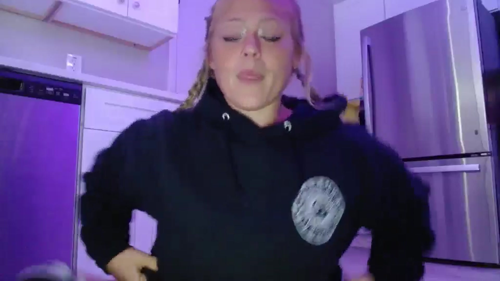Gallery image thumbnail from SneakyAlice's myfreecams stream on, 07/23/2025, 19:16 image 20 of 20