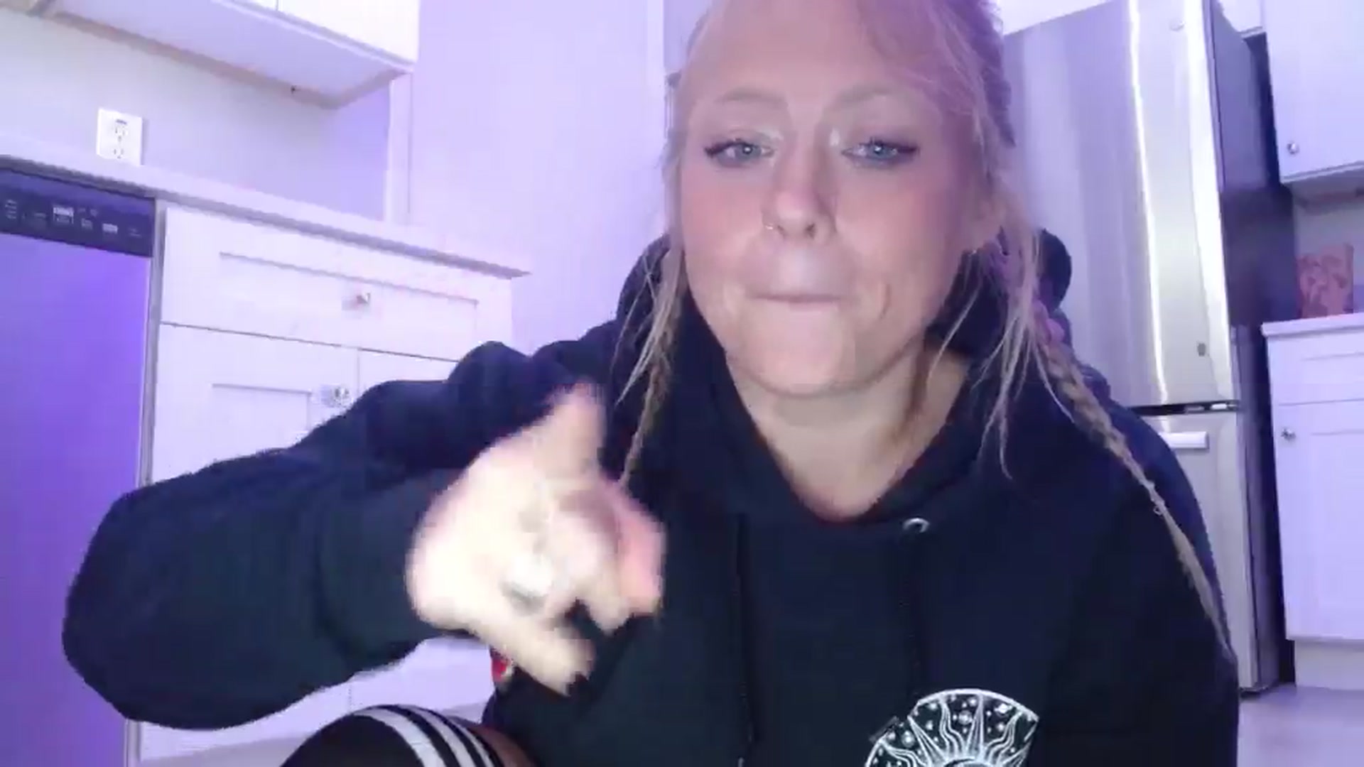 Gallery image thumbnail from SneakyAlice's myfreecams stream on, 07/23/2025, 21:05 image 19 of 20