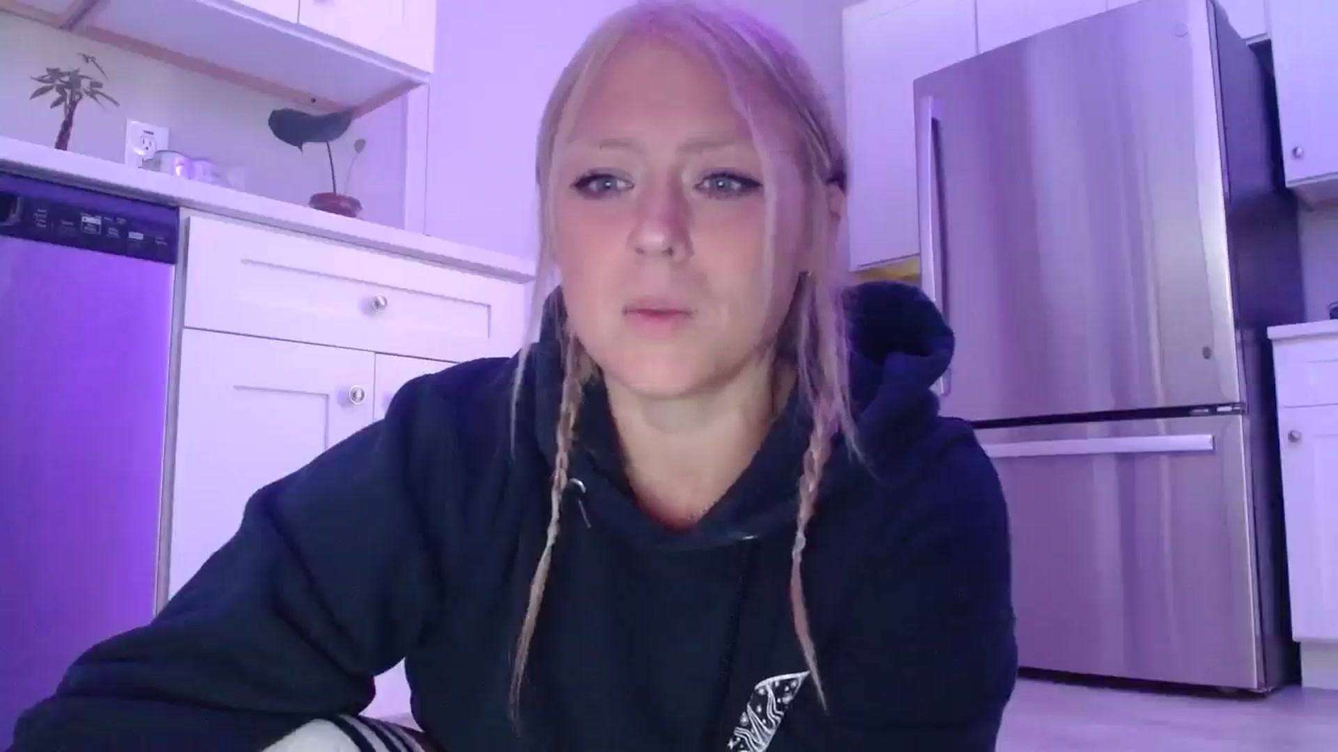 Gallery image thumbnail from SneakyAlice's myfreecams stream on, 07/28/2025, 22:00 image 12 of 20