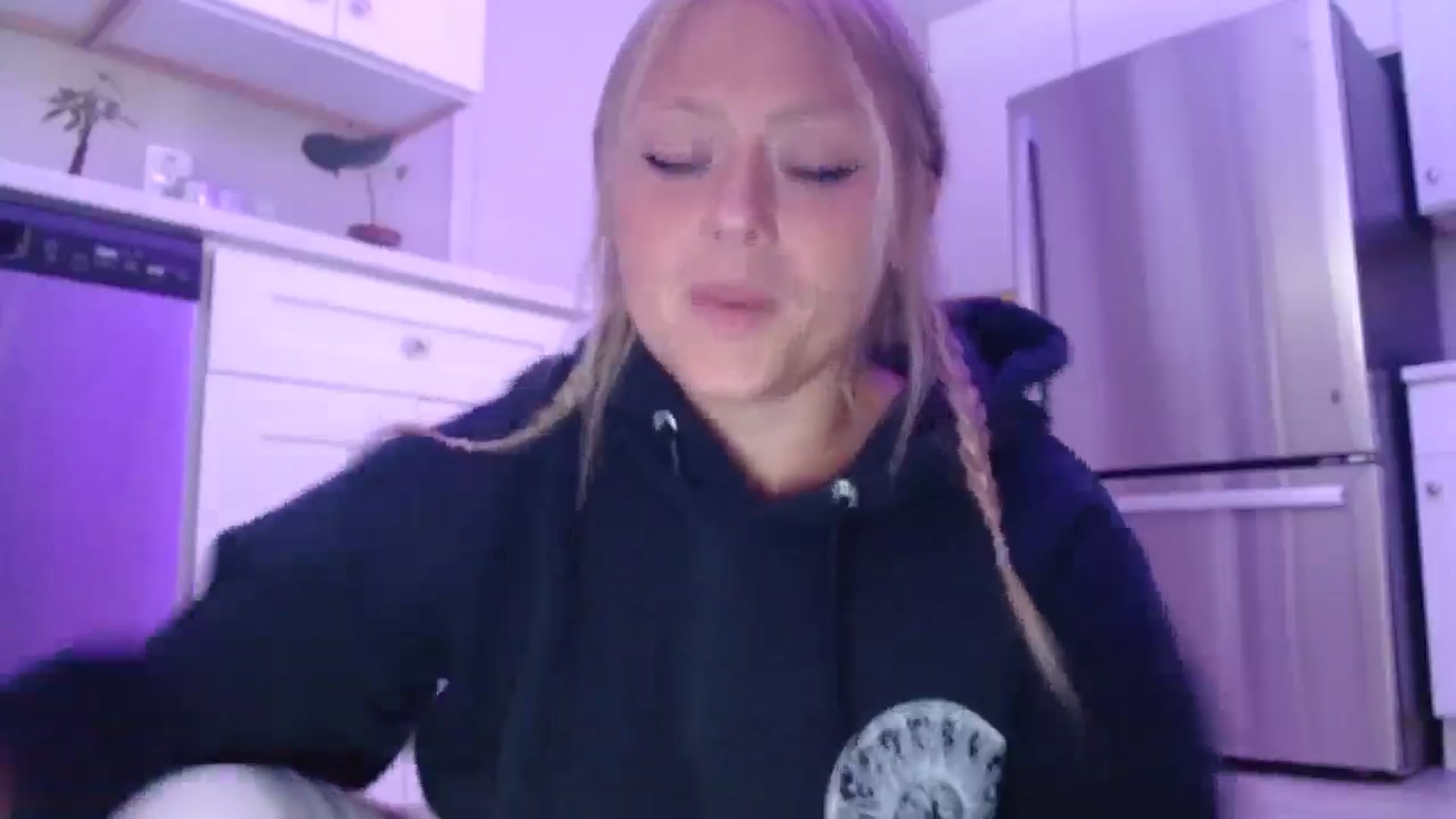Gallery image thumbnail from SneakyAlice's myfreecams stream on, 07/28/2025, 22:00 image 3 of 20