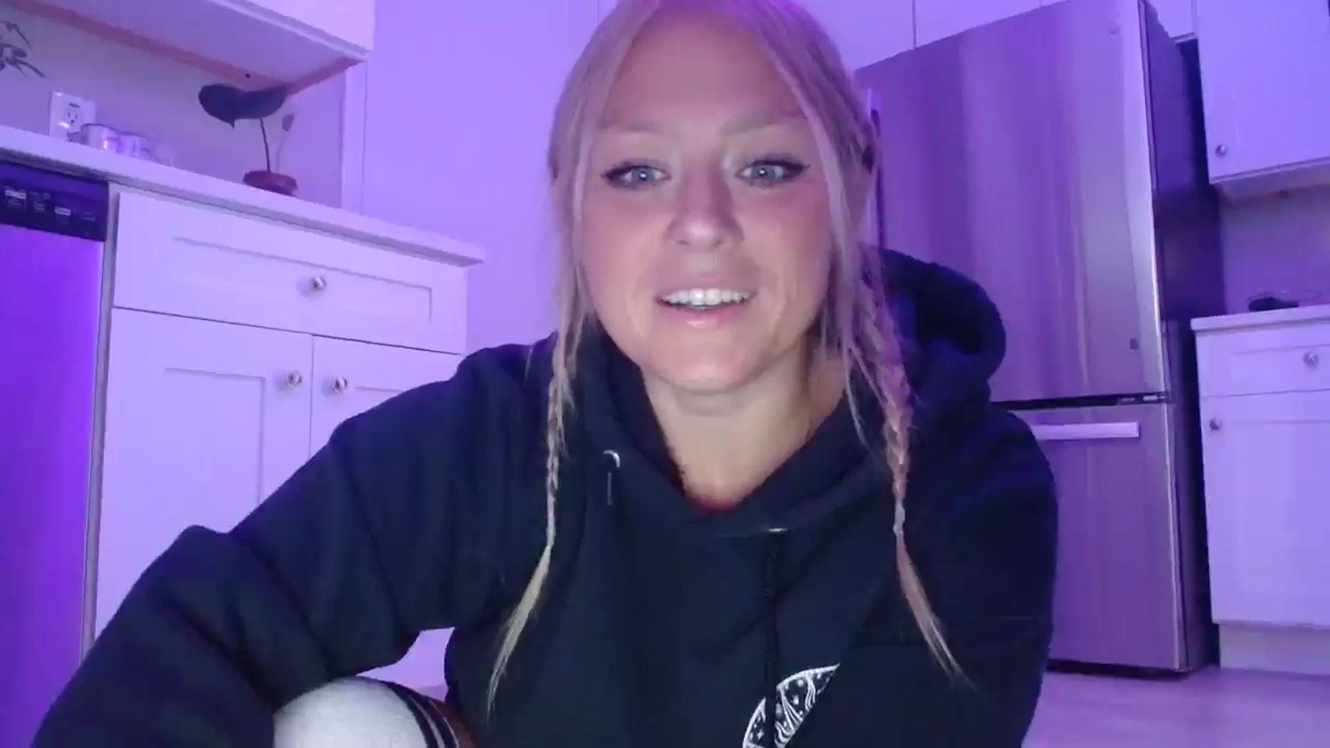 Gallery image thumbnail from SneakyAlice's myfreecams stream on, 07/28/2025, 23:03 image 12 of 20