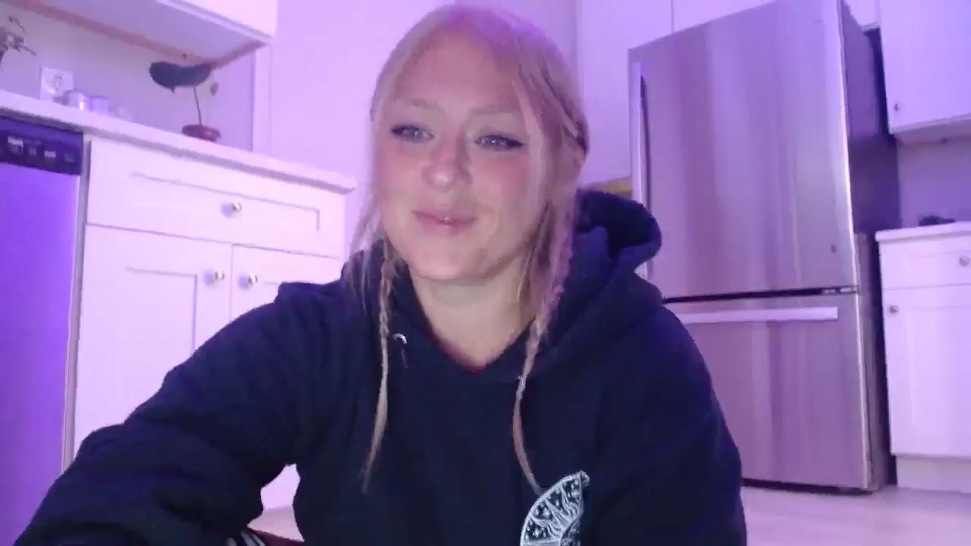 Gallery image thumbnail from SneakyAlice's myfreecams stream on, 07/28/2025, 23:20 image 5 of 20