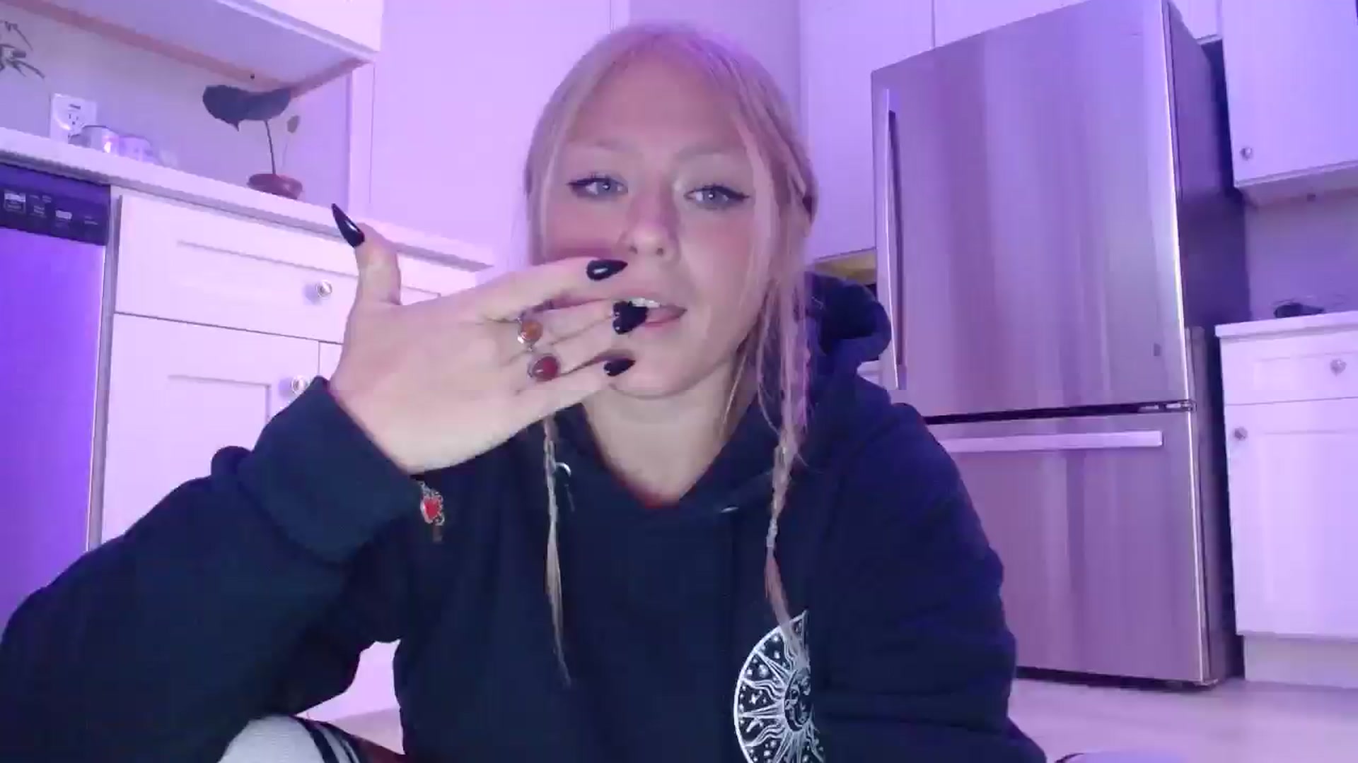 Gallery image thumbnail from SneakyAlice's myfreecams stream on, 07/28/2025, 23:20 image 6 of 20