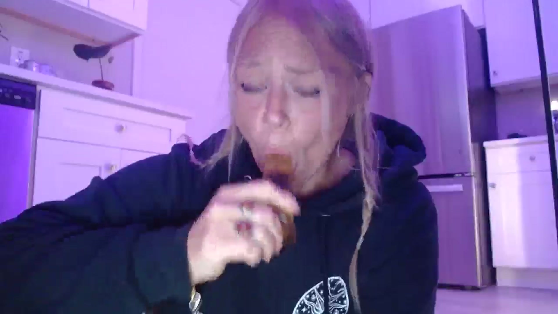 Gallery image thumbnail from SneakyAlice's myfreecams stream on, 07/29/2025, 24:18 image 8 of 20