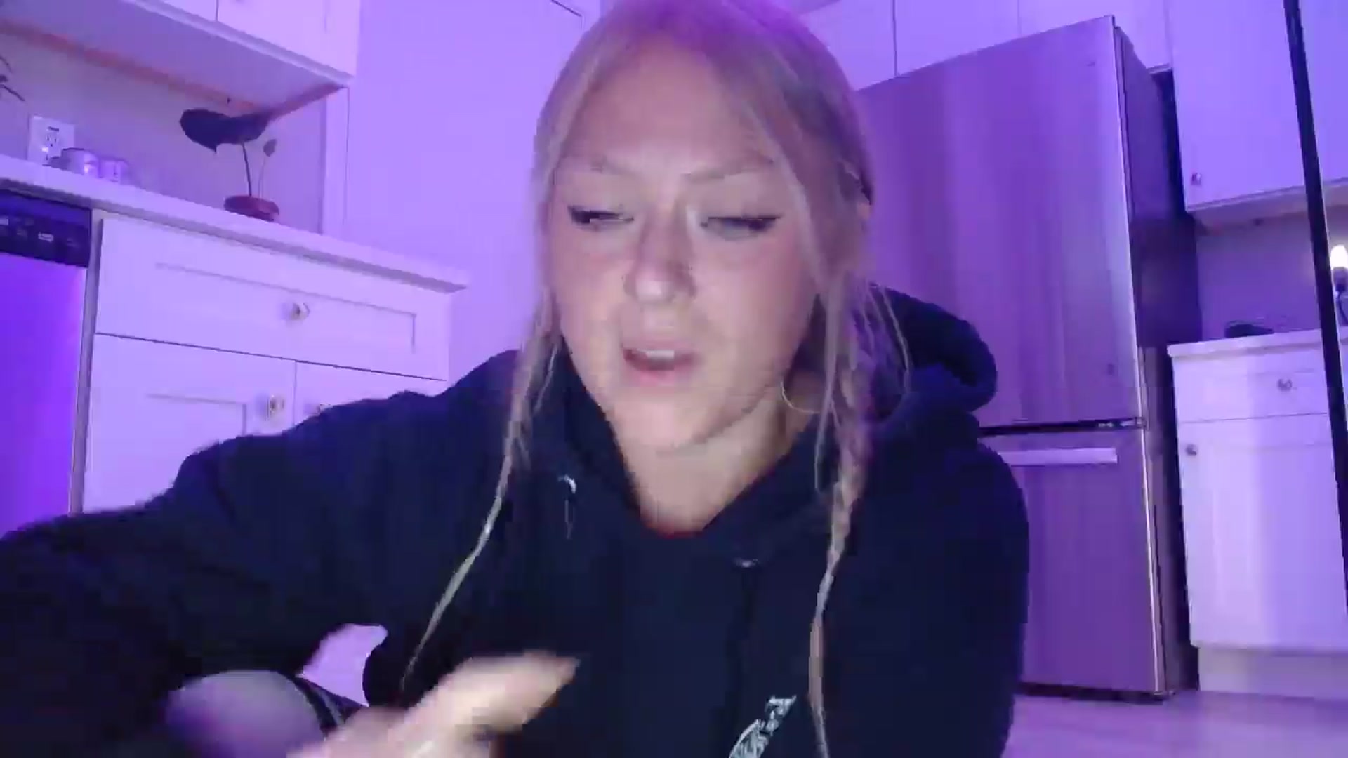 Gallery image thumbnail from SneakyAlice's myfreecams stream on, 07/29/2025, 24:18 image 10 of 20
