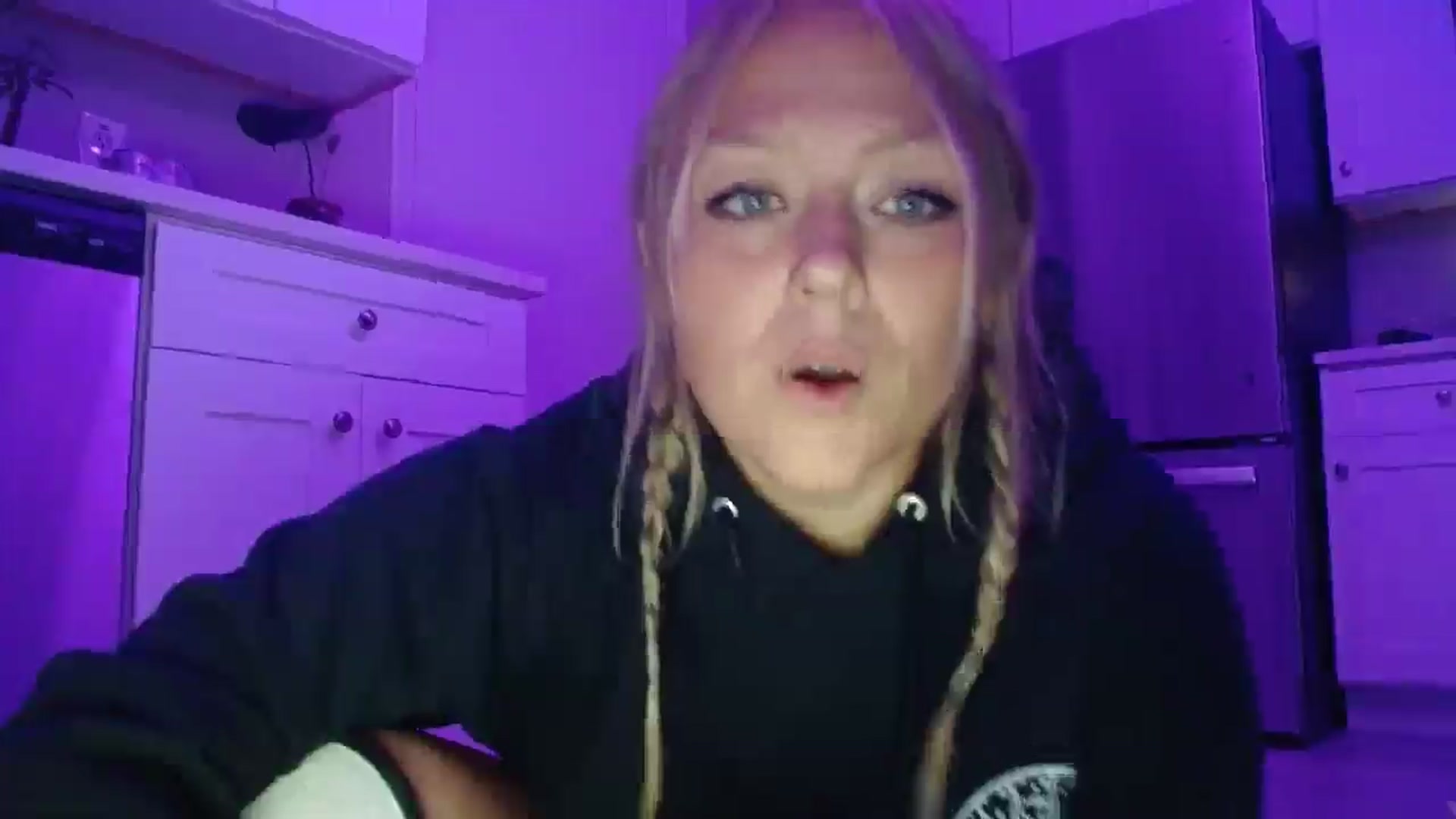 Gallery image thumbnail from SneakyAlice's myfreecams stream on, 07/29/2025, 01:39 image 18 of 20